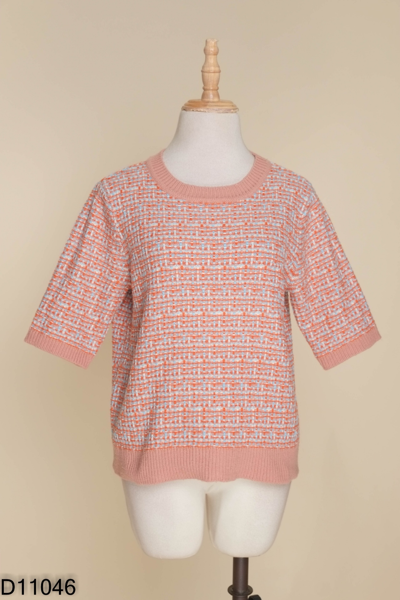 Áo len IVY LADIES viền cổ nâu