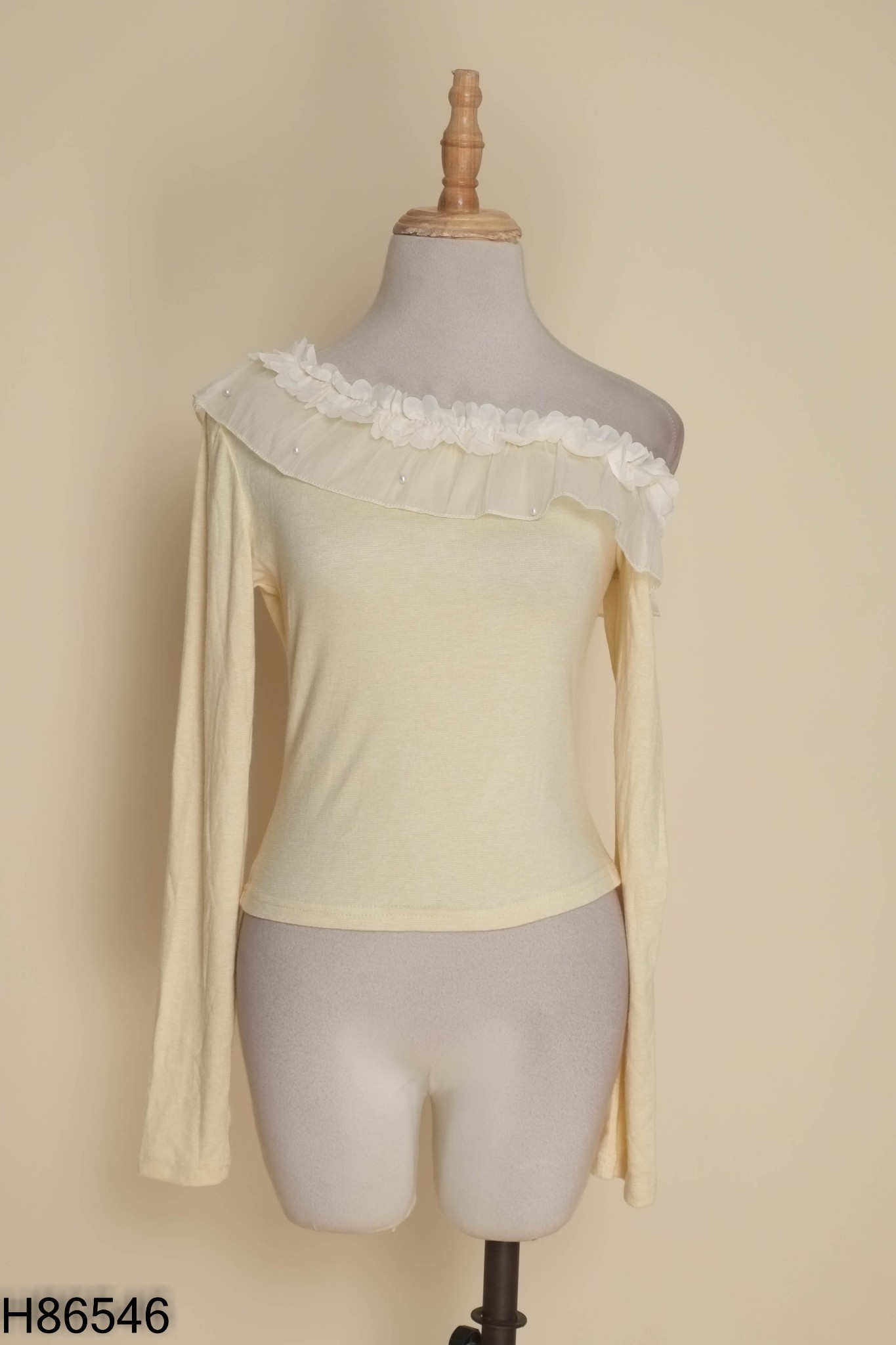 Áo len be trễ vai bèo