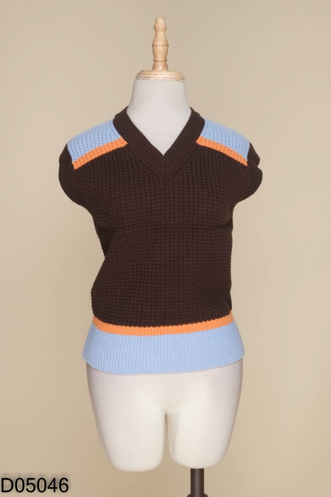 Áo gile UNIQLO nâu phối xanh