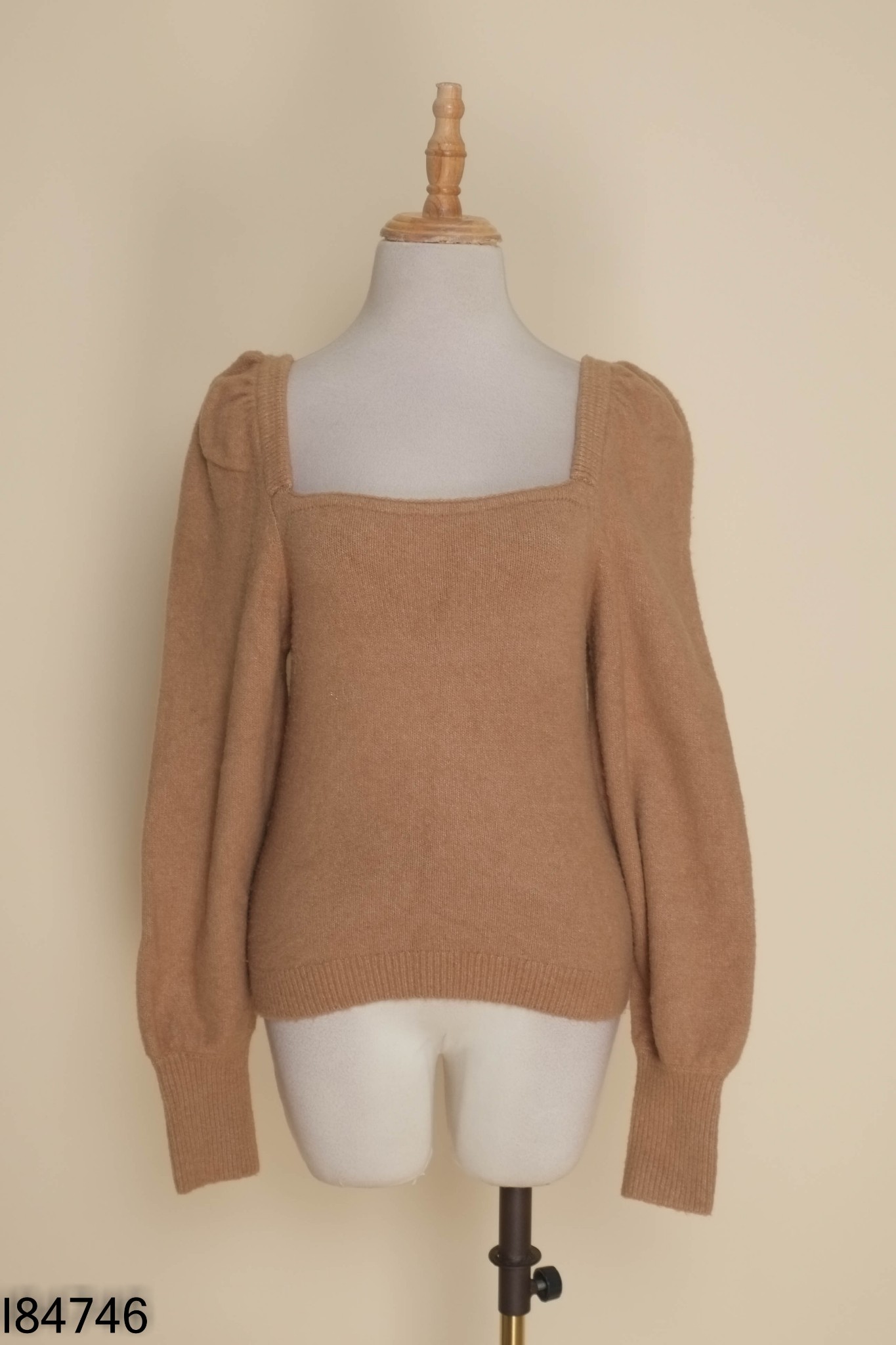 Áo len HM nâu cổ vuông