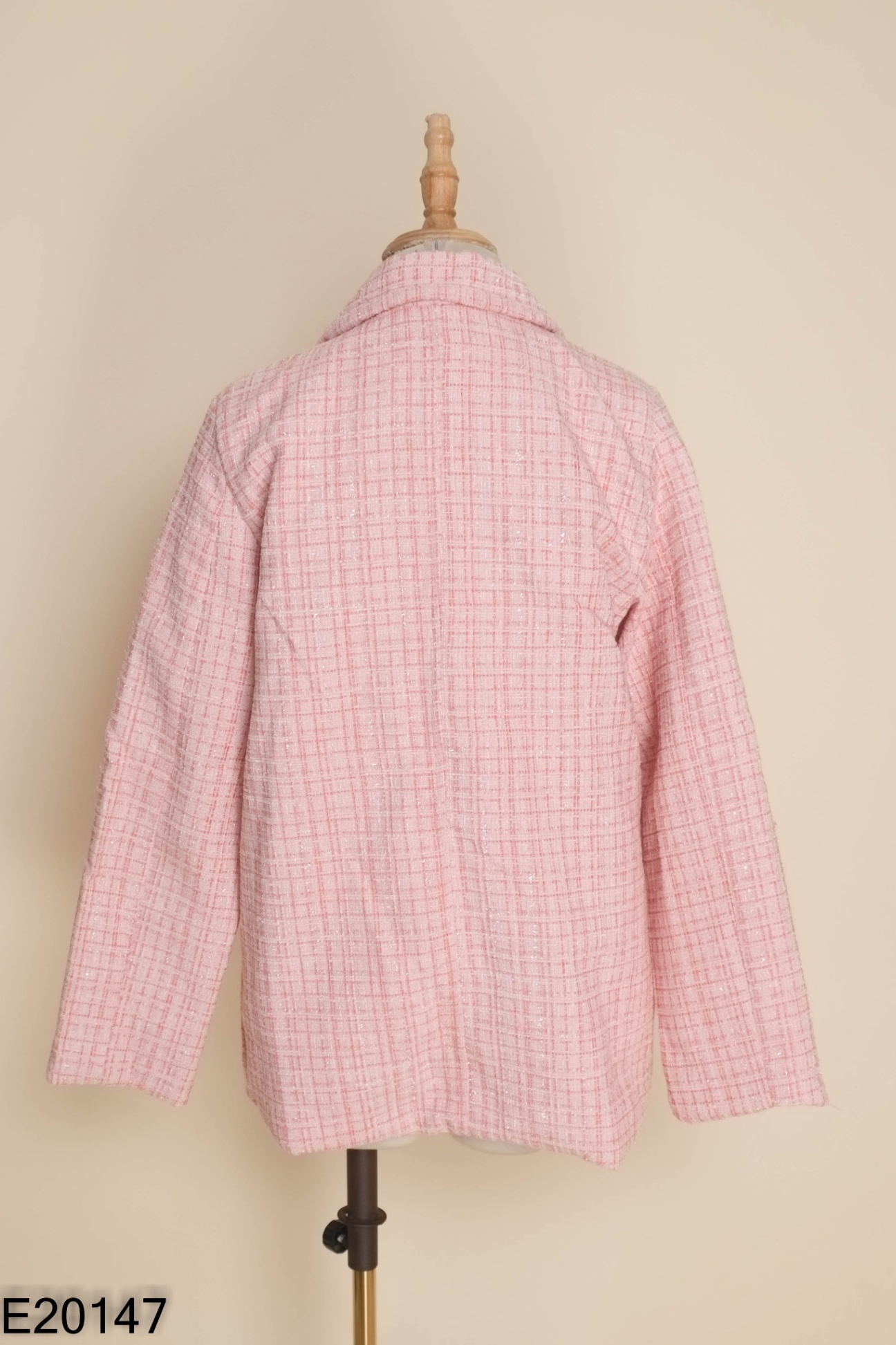 Áo blazer dạ hồng cúc vàng