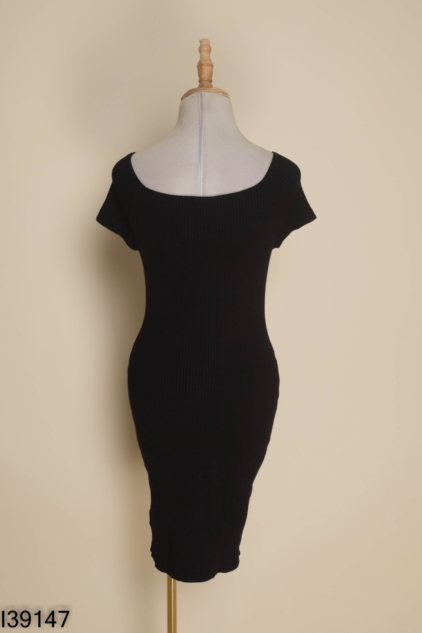 NEWTAG Váy len body HM đen