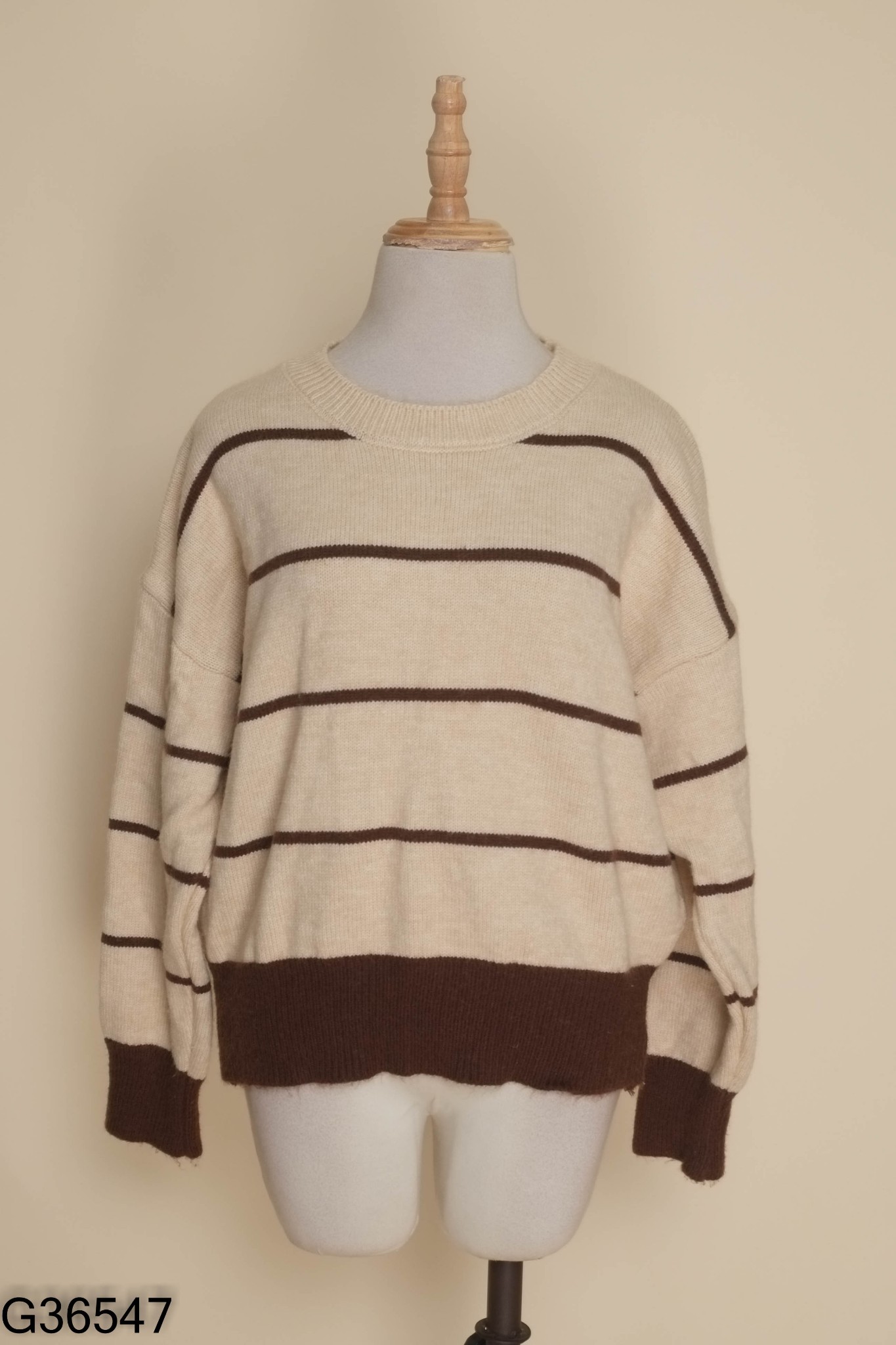 Áo sweater be phối nâu
