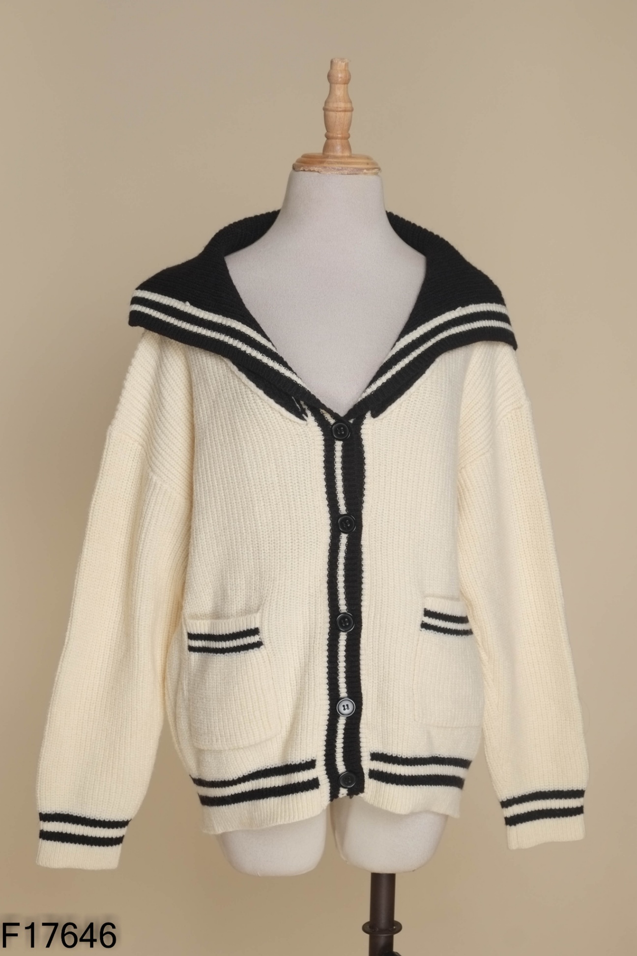 Áo len be cổ thuỷ thủ đen