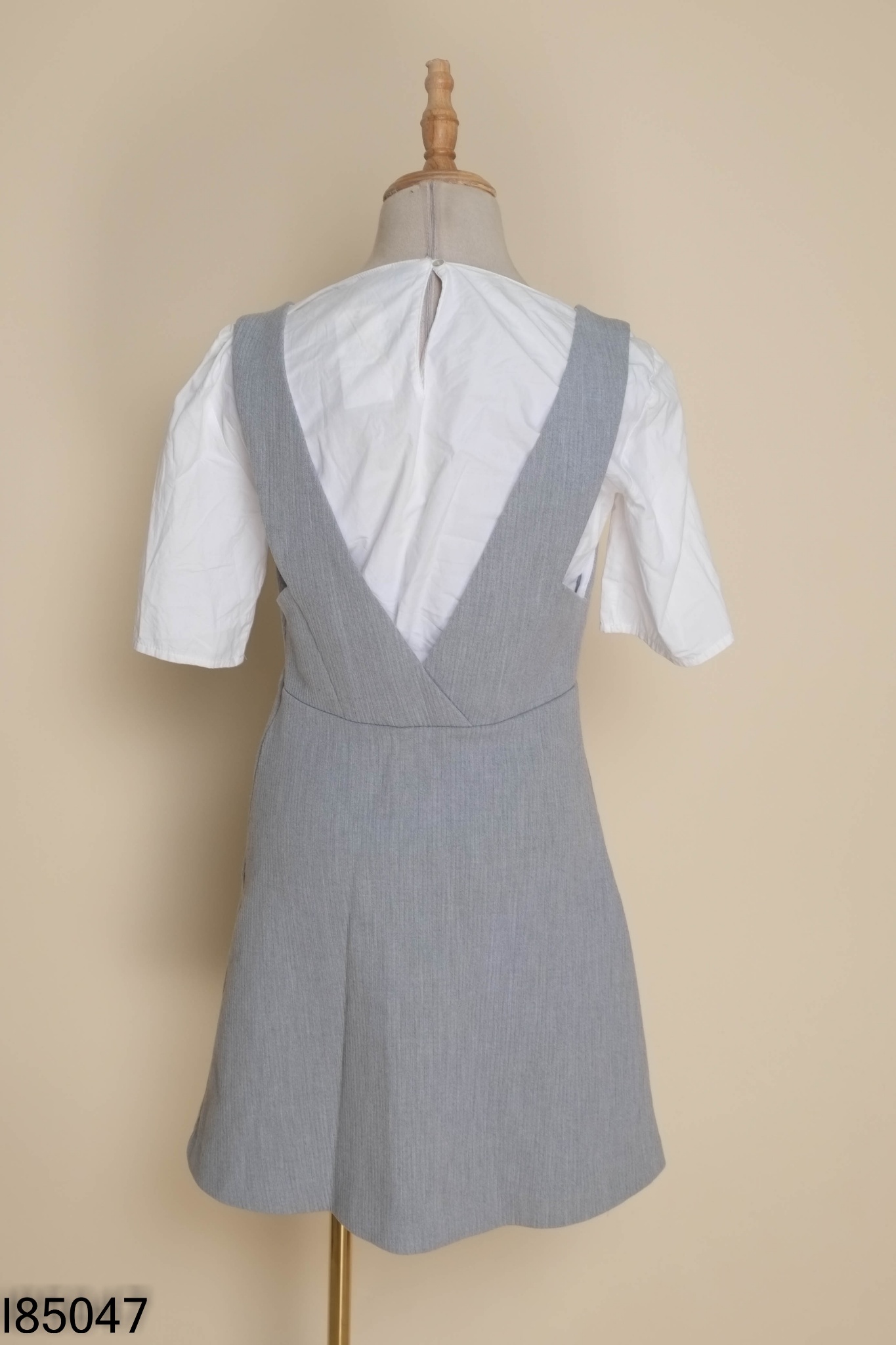 Váy ZARA xám phối trắng