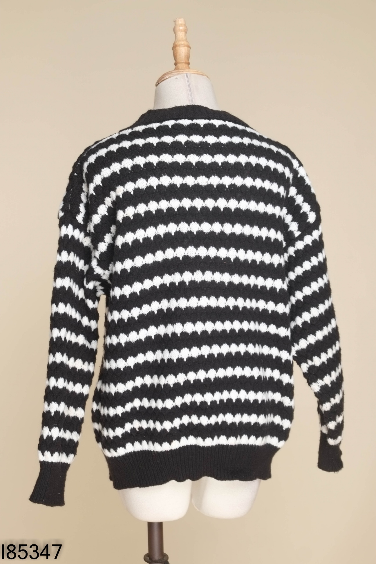 Áo len cardigan đen mix trắng