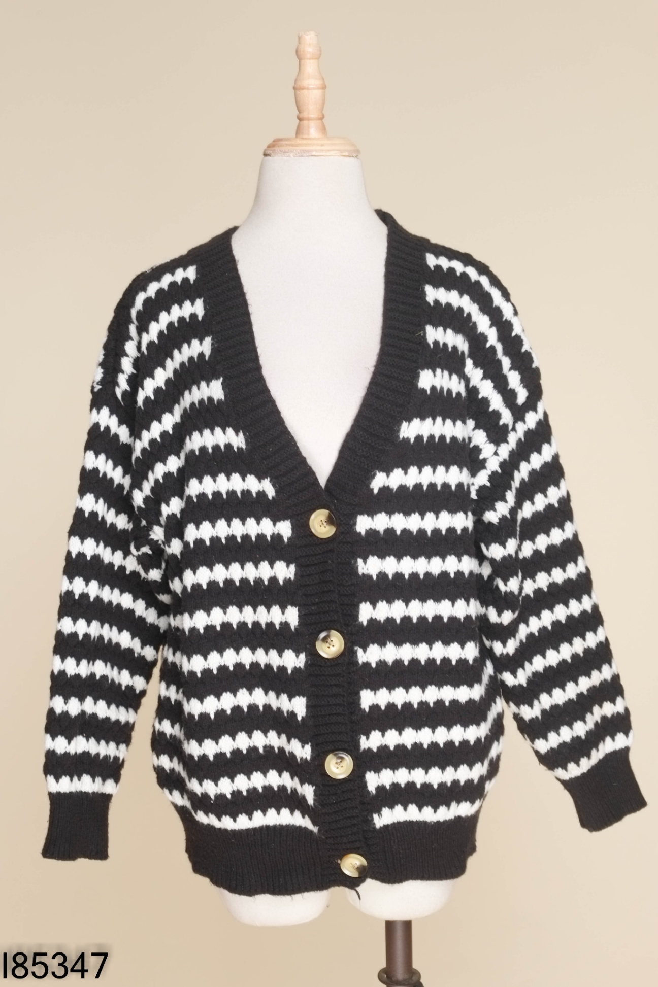 Áo len cardigan đen mix trắng