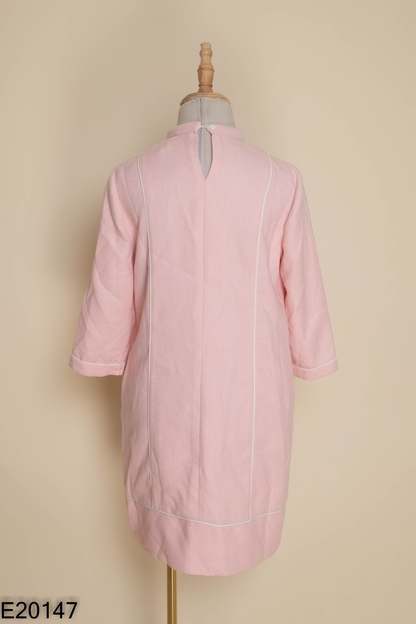 Váy hồng MAY BOUTIQUE viền trắng