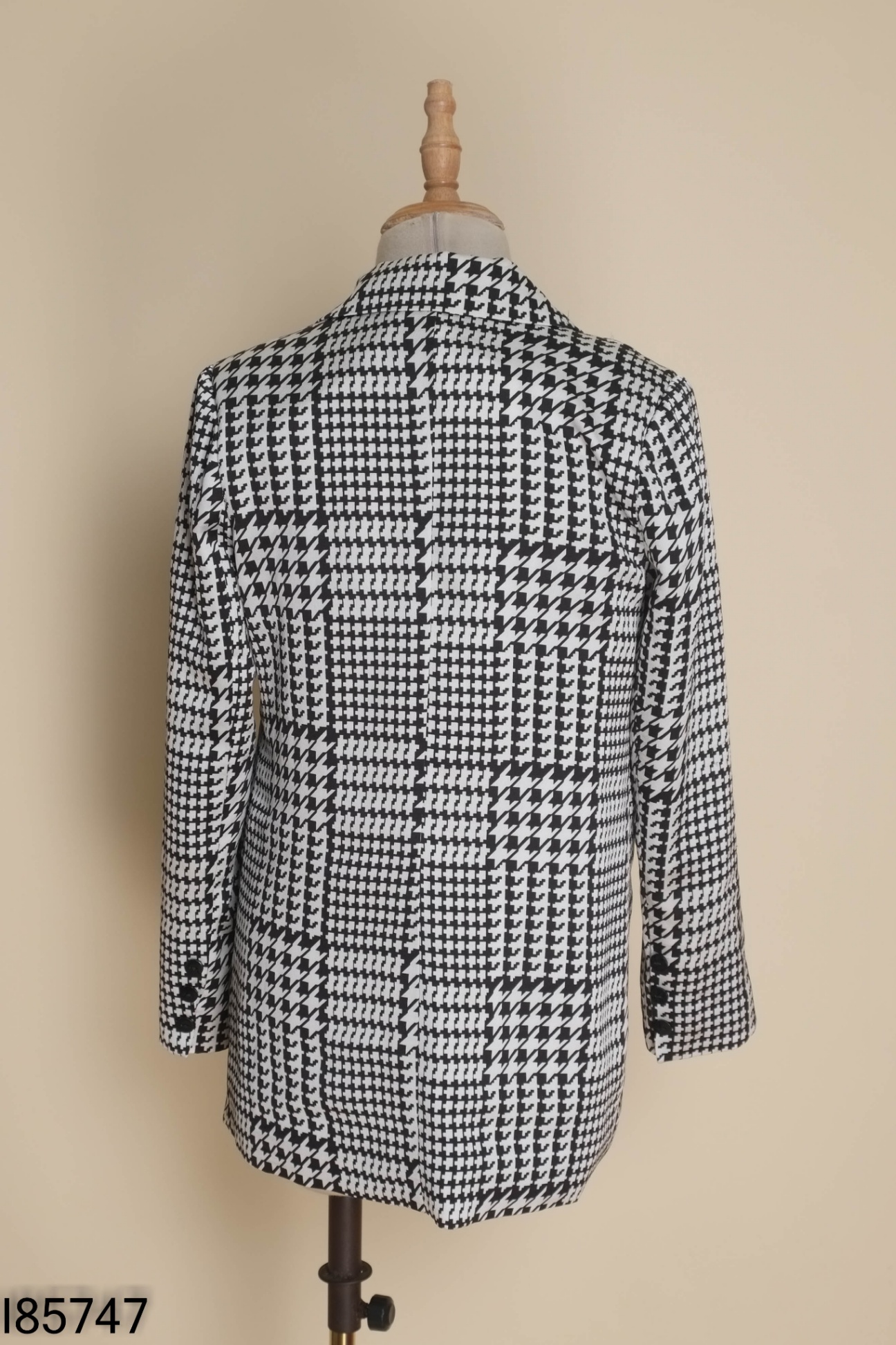 Blazer trắng phối đen ziczac