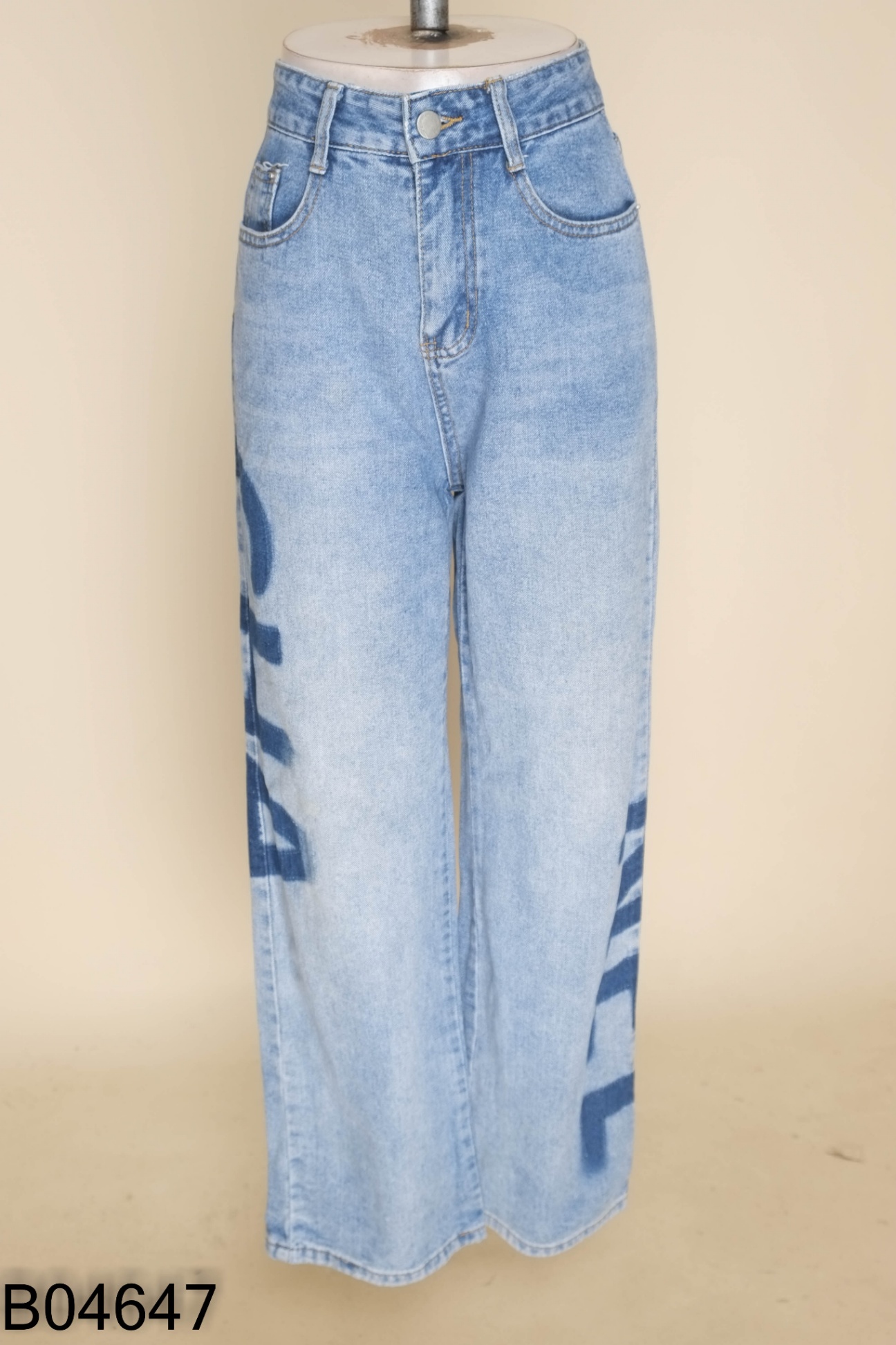 Quần jeans xanh HO&YO phun sơn chữ