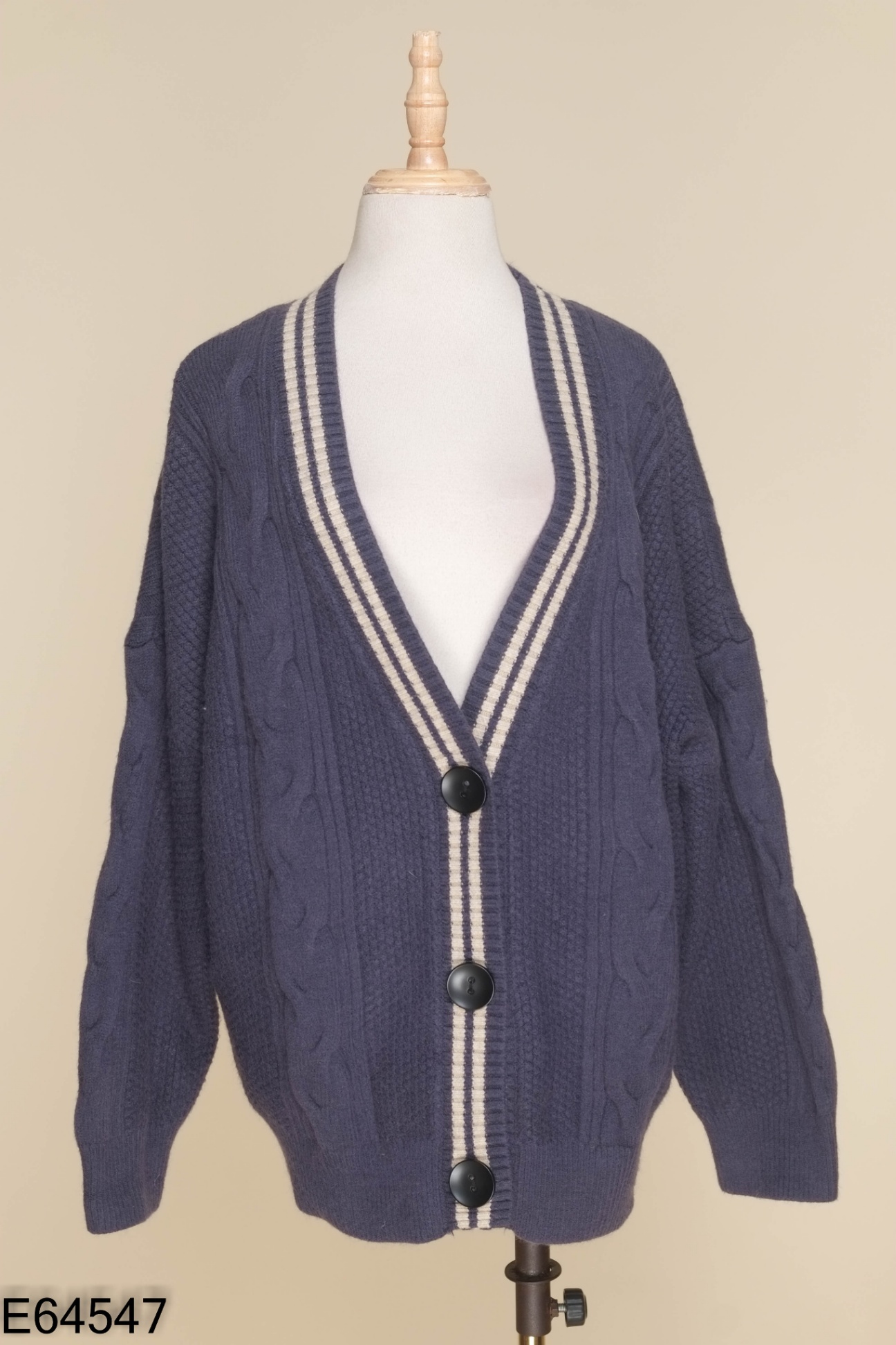 Áo cardigans xanh len viền kem