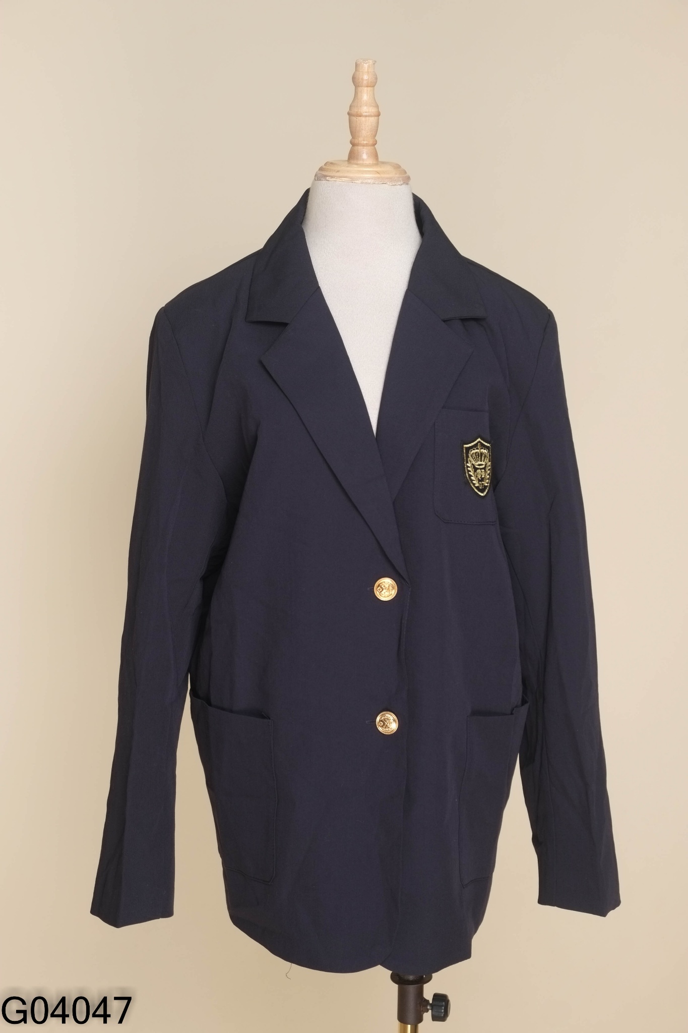 Áo blazer xanh than phối cúc vàng