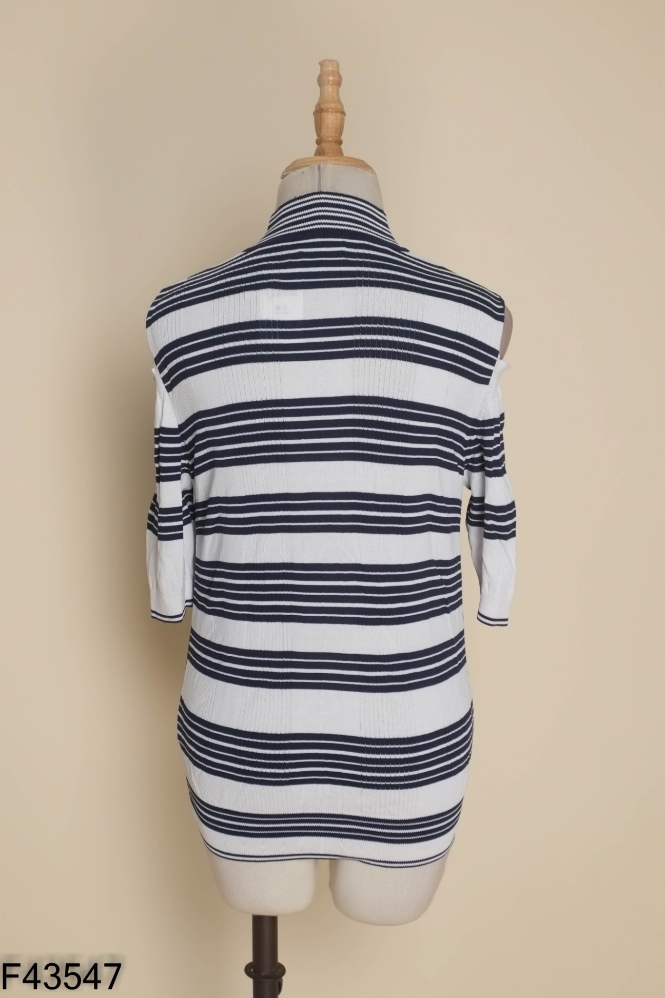 Áo kiểu IVY LADIES trắng kẻ xanh