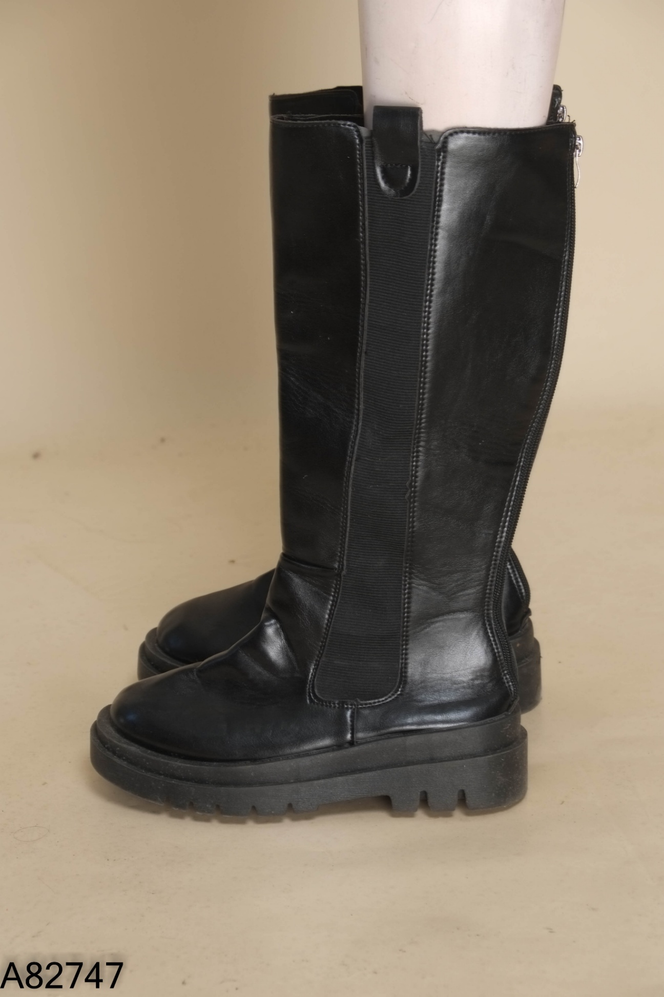 Boots da đen khóa kéo