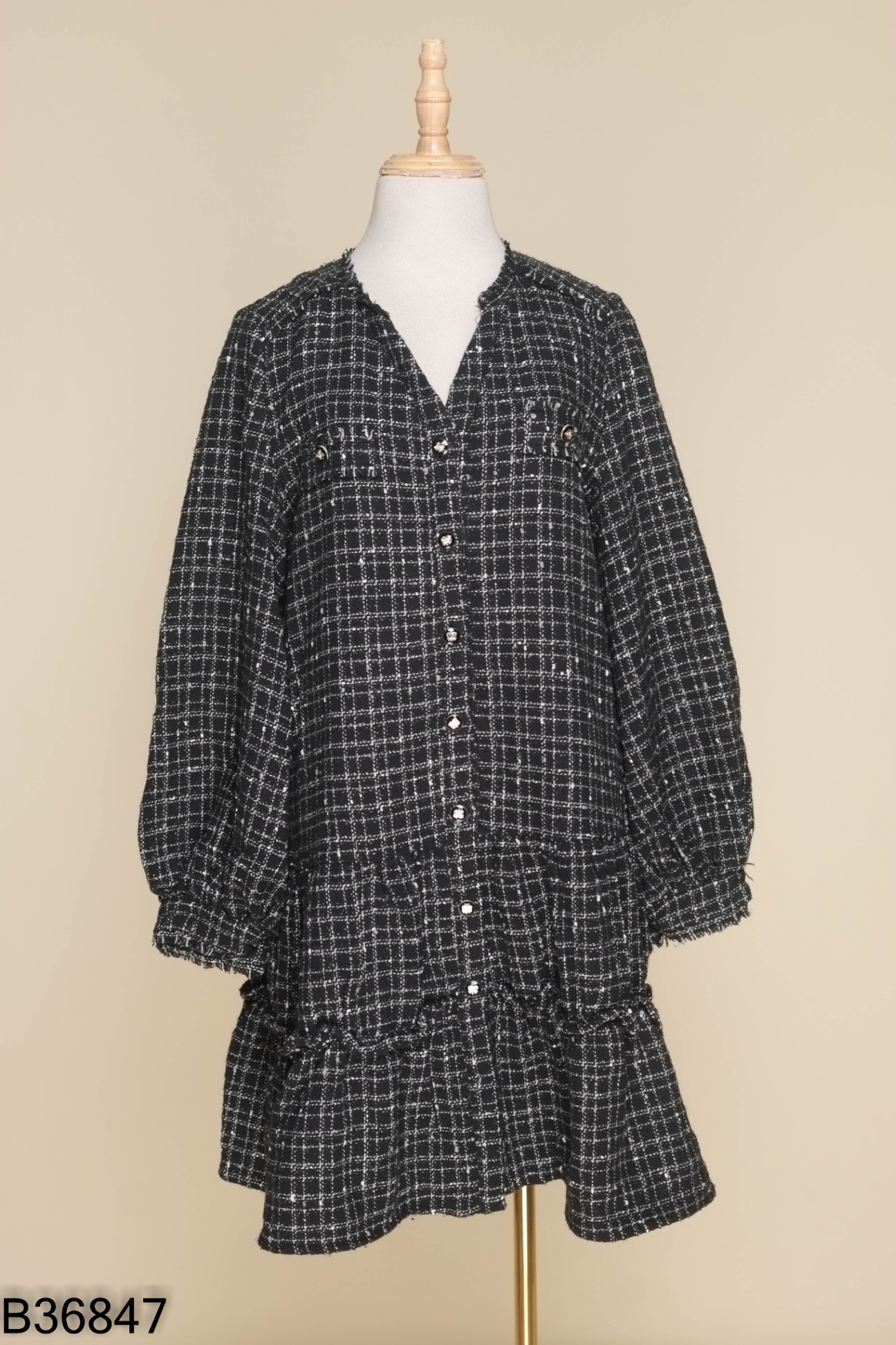 Váy dạ tweed đen kẻ trắng