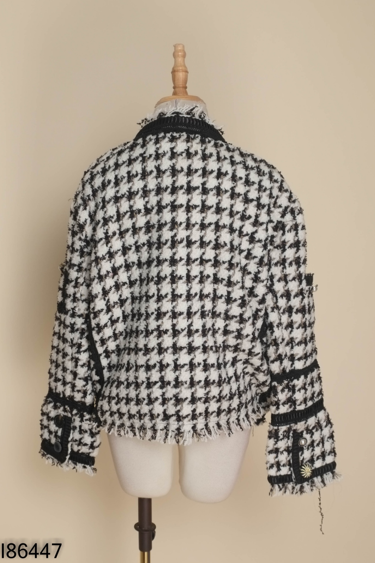I8644711482-Áo dạ tweed đen trắng phối len