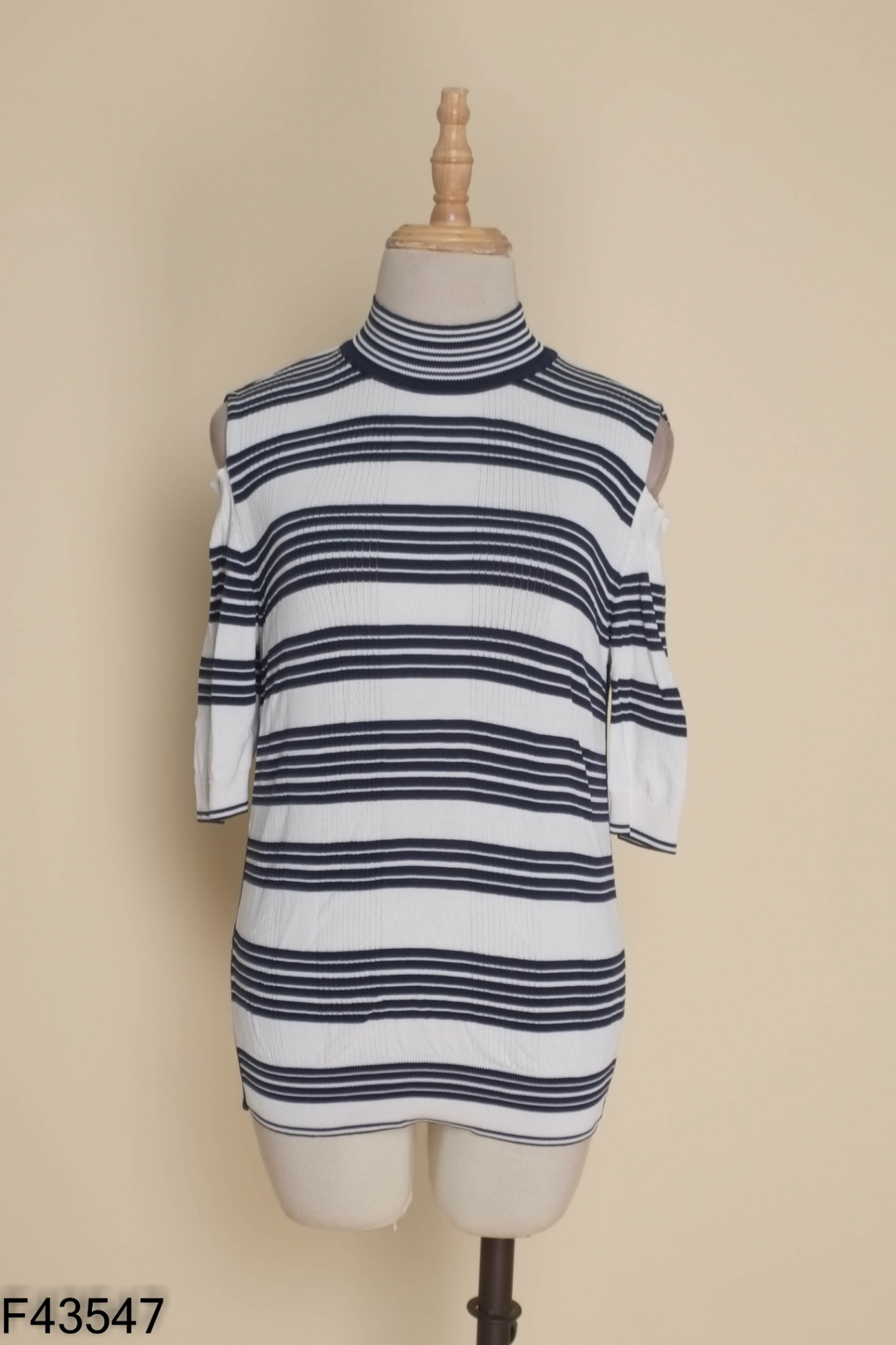 Áo kiểu IVY LADIES trắng kẻ xanh