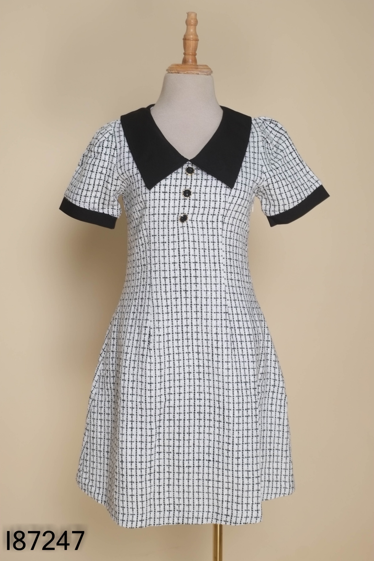 I8724711832-Váy dạ tweed trắng sọc đen dáng ngắn
