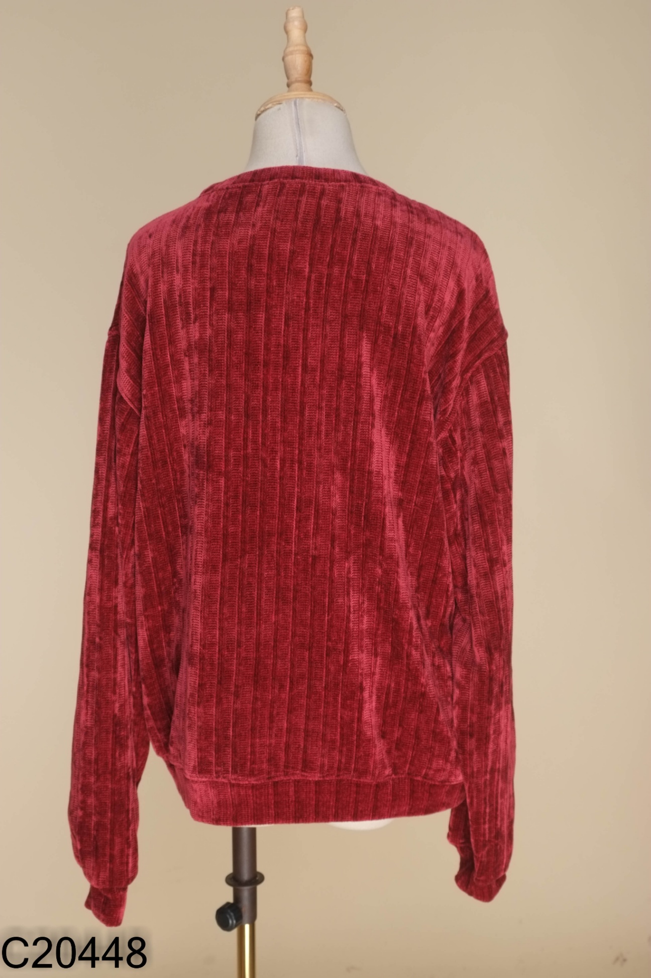 Áo sweater nhung đỏ