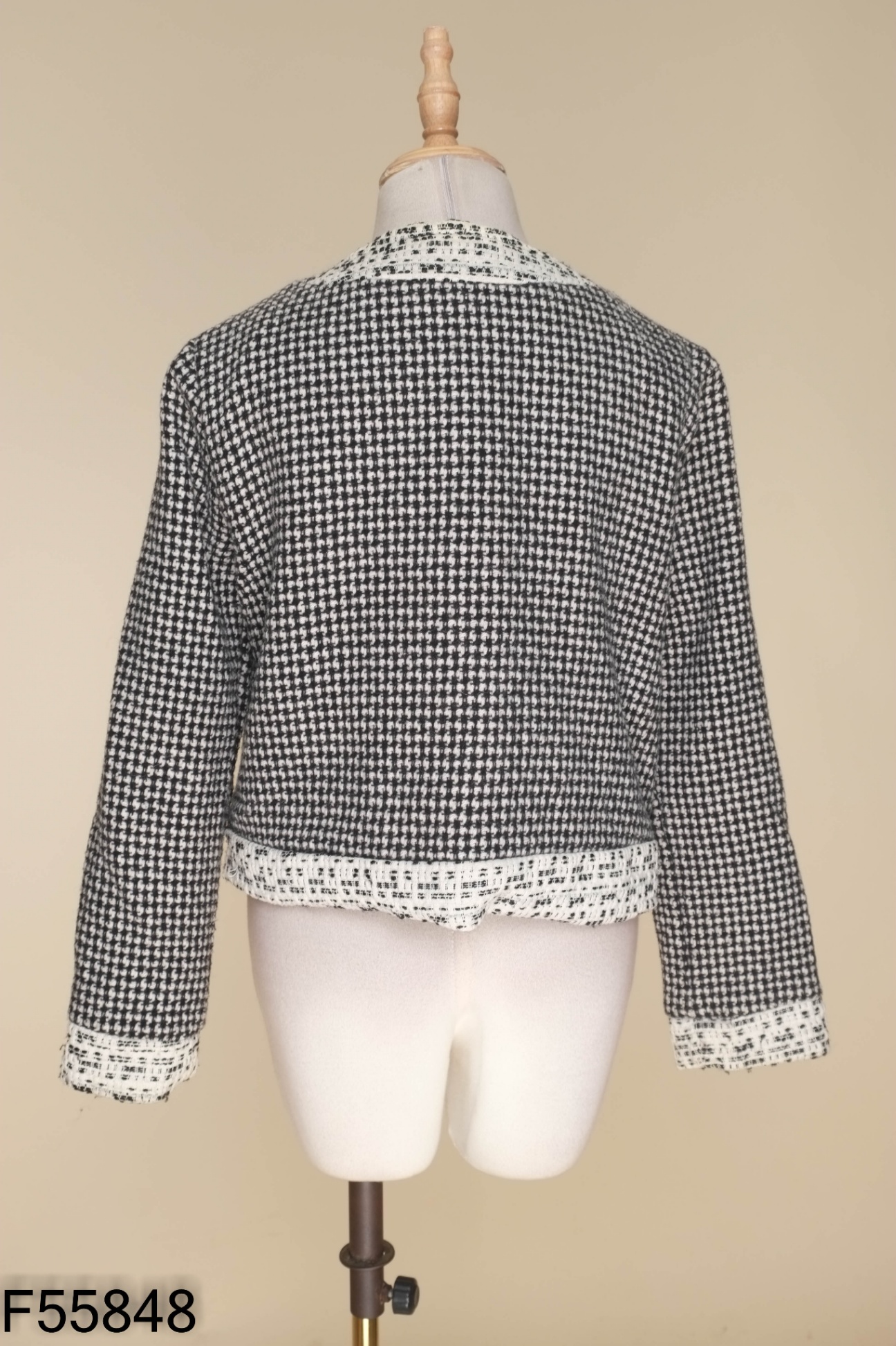 Áo cardigans dạ đen trắng cổ tim