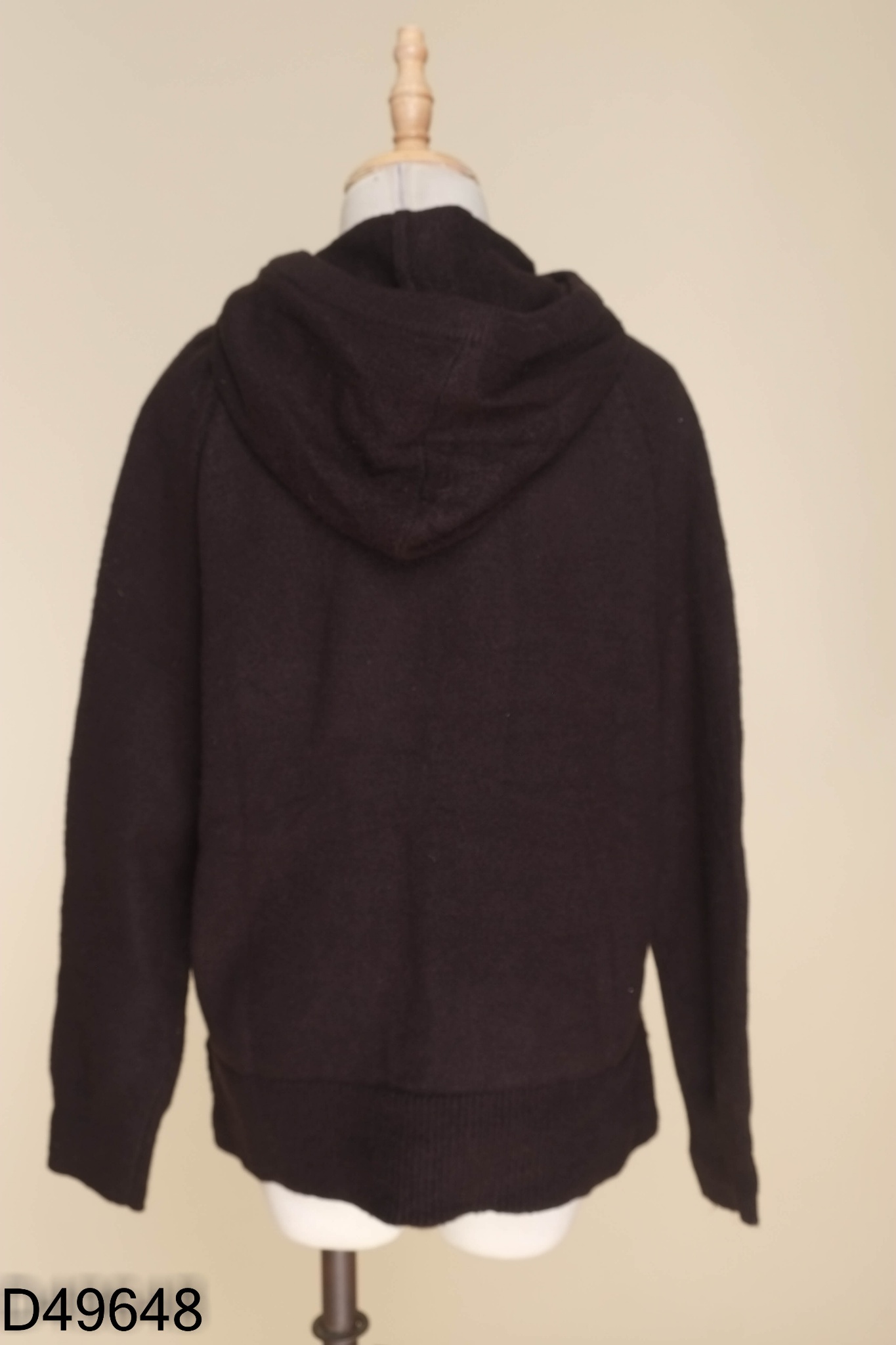 Áo hoodie len đen mỏng