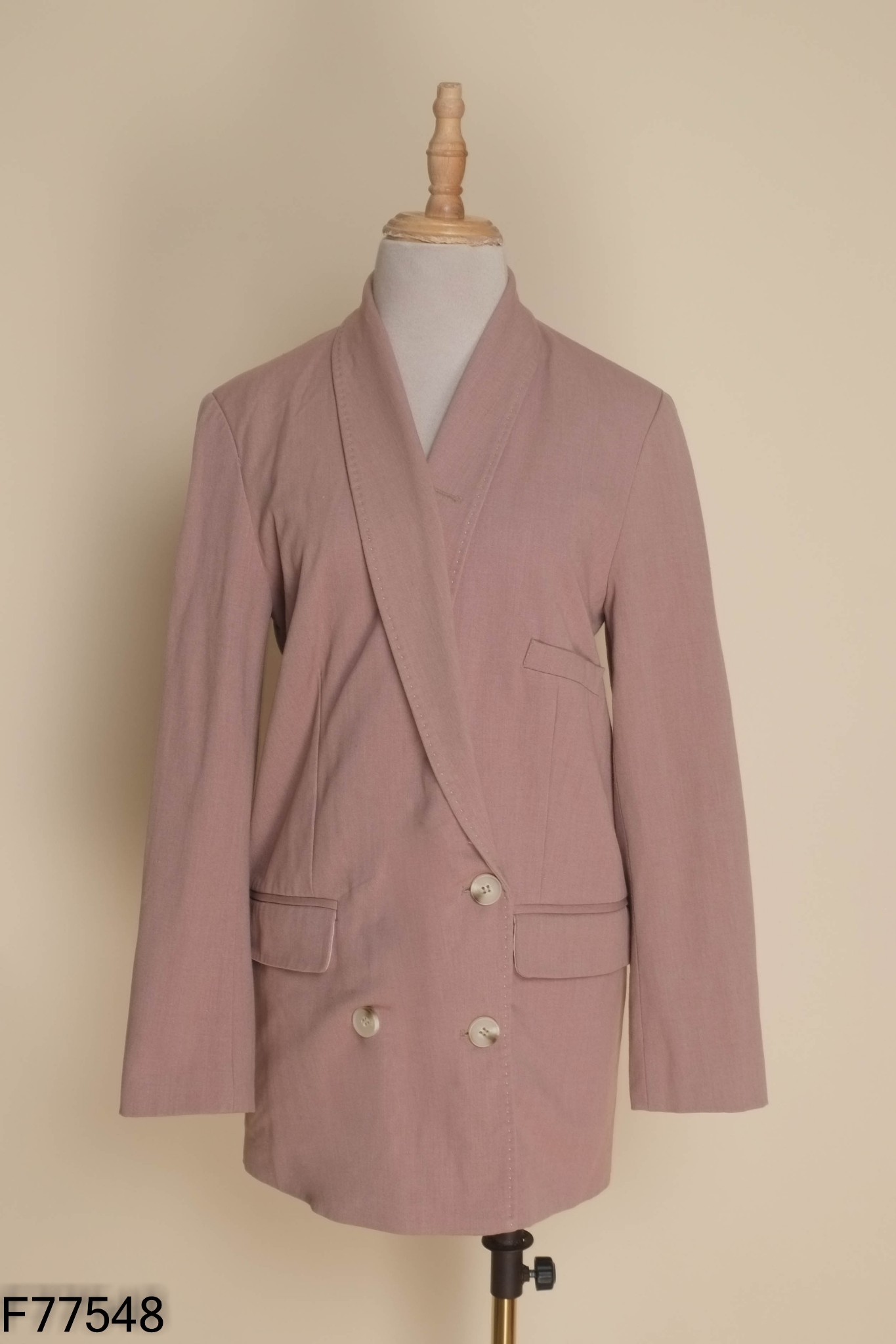 Áo blazer hồng đất phối cúc