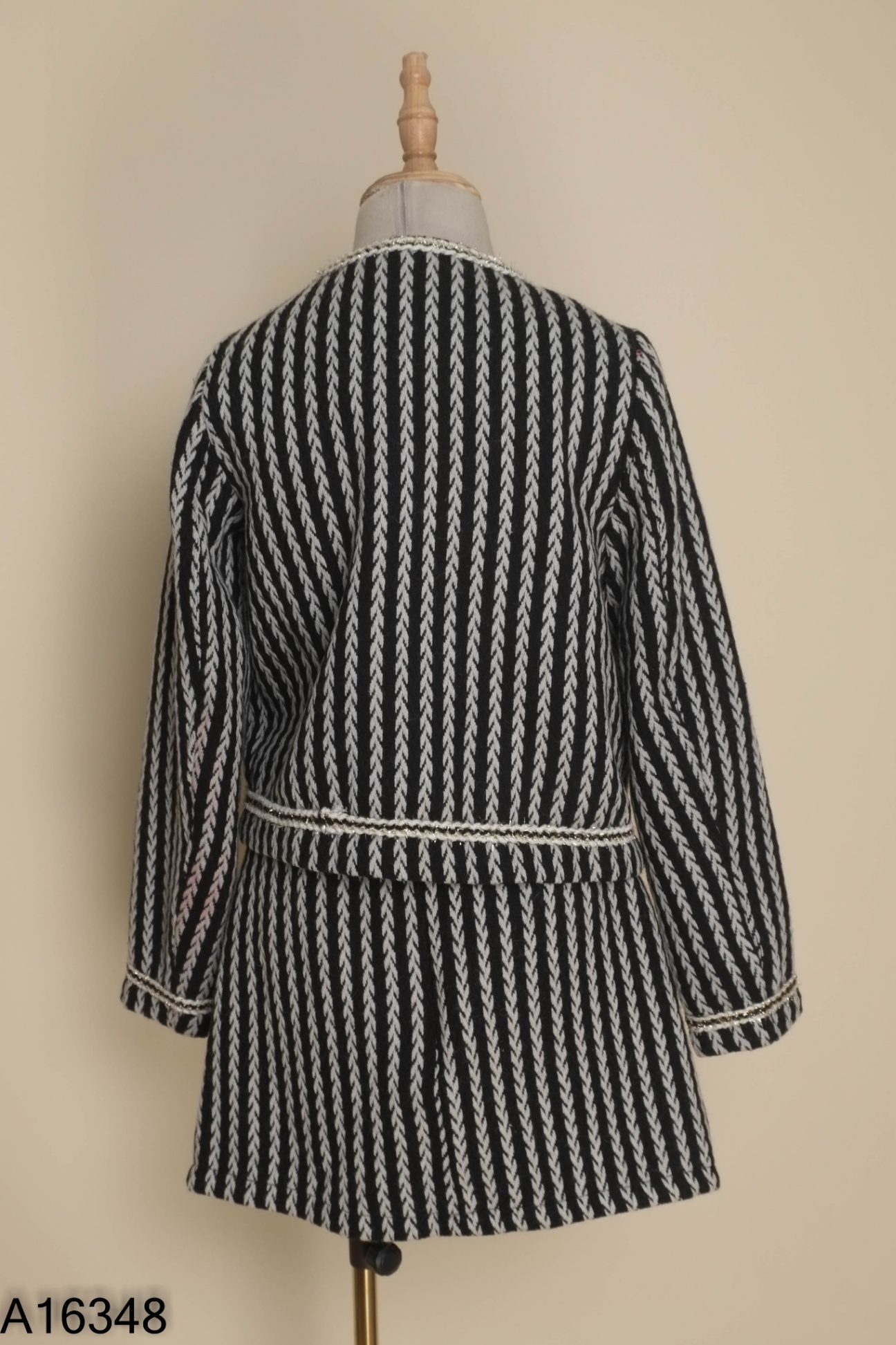 SET áo dạ đen + chân váy ngắn