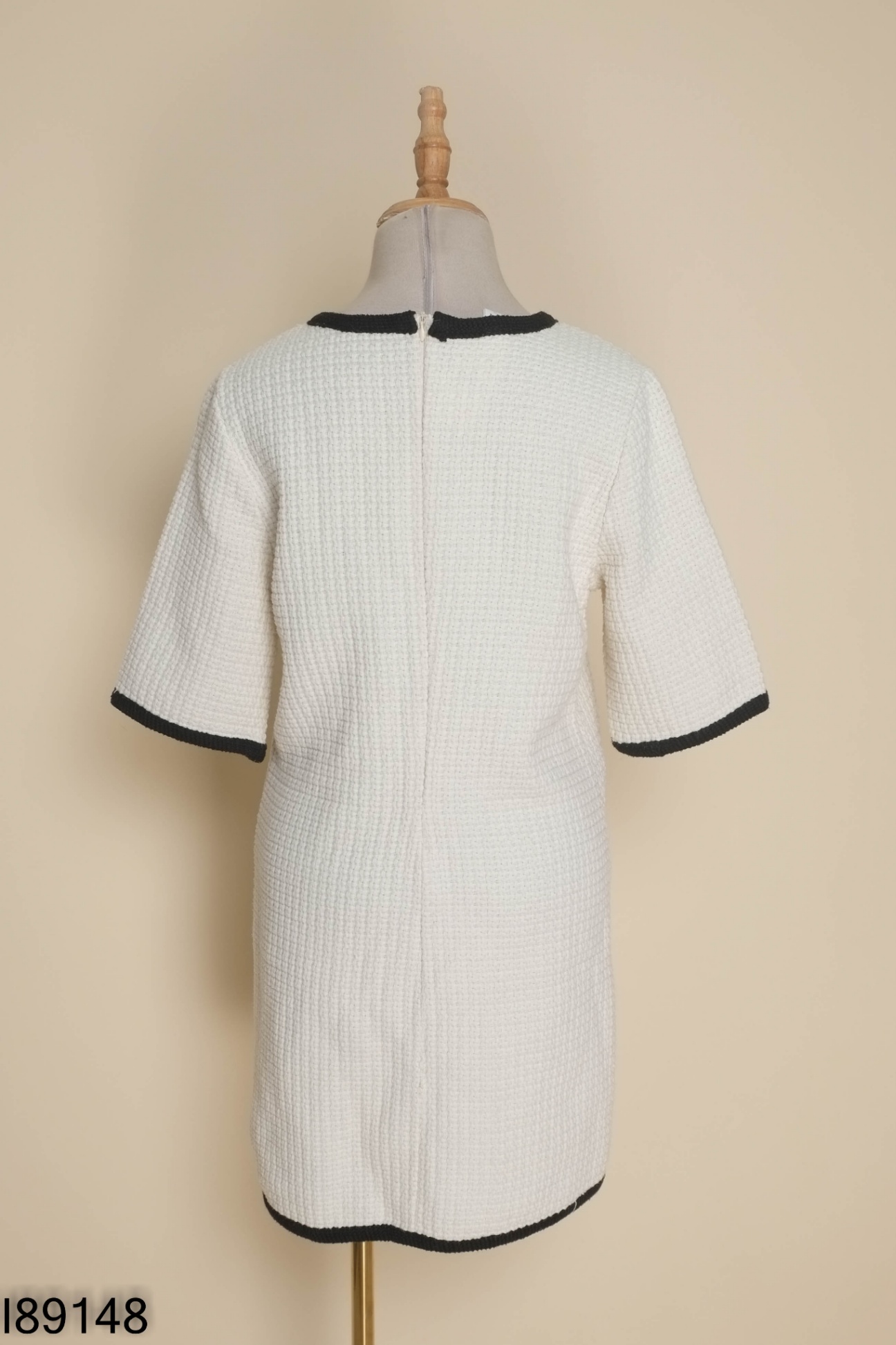 Váy dạ tweed kem phối viền đen