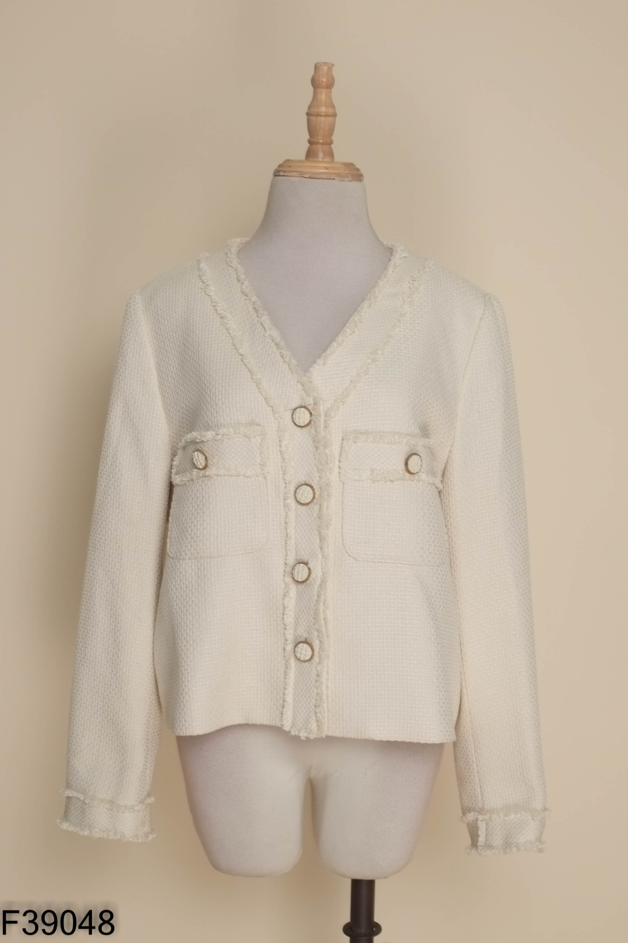Áo khoác dạ tweed kem phối viền tua rua