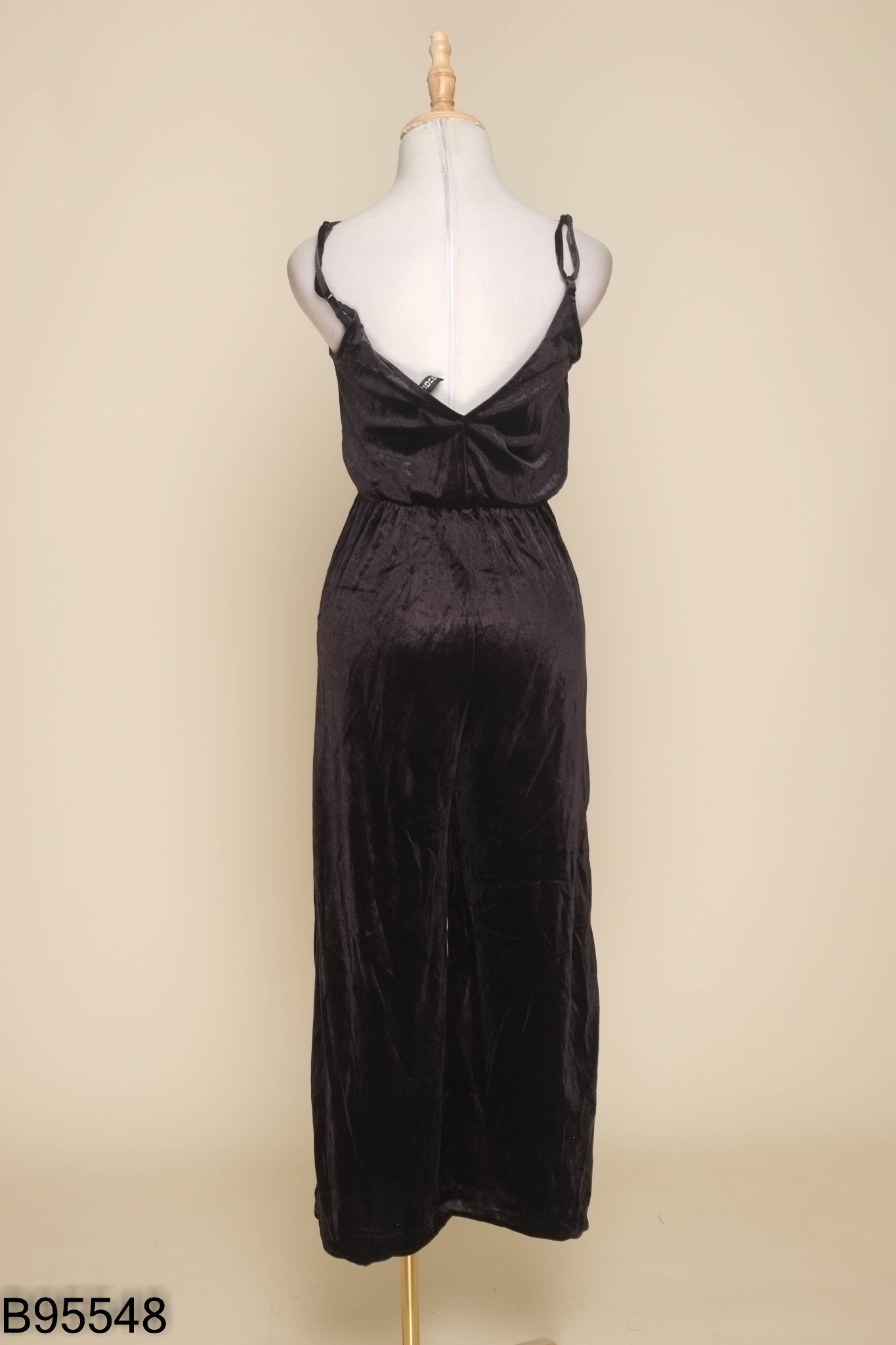 Jumpsuits đen nhung DIVIDED