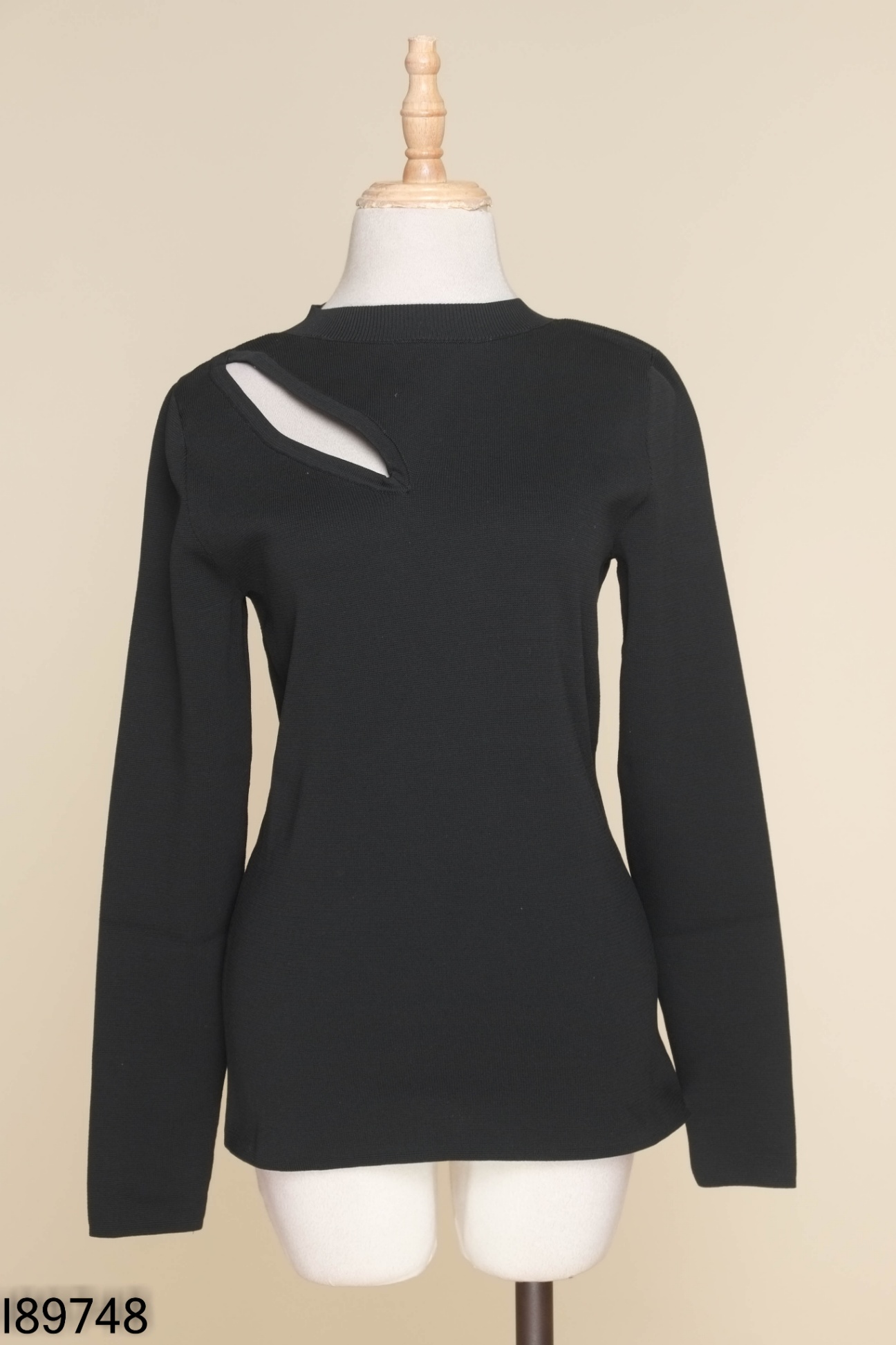Áo len đen mỏng cut out DOROTHY PERKINS
