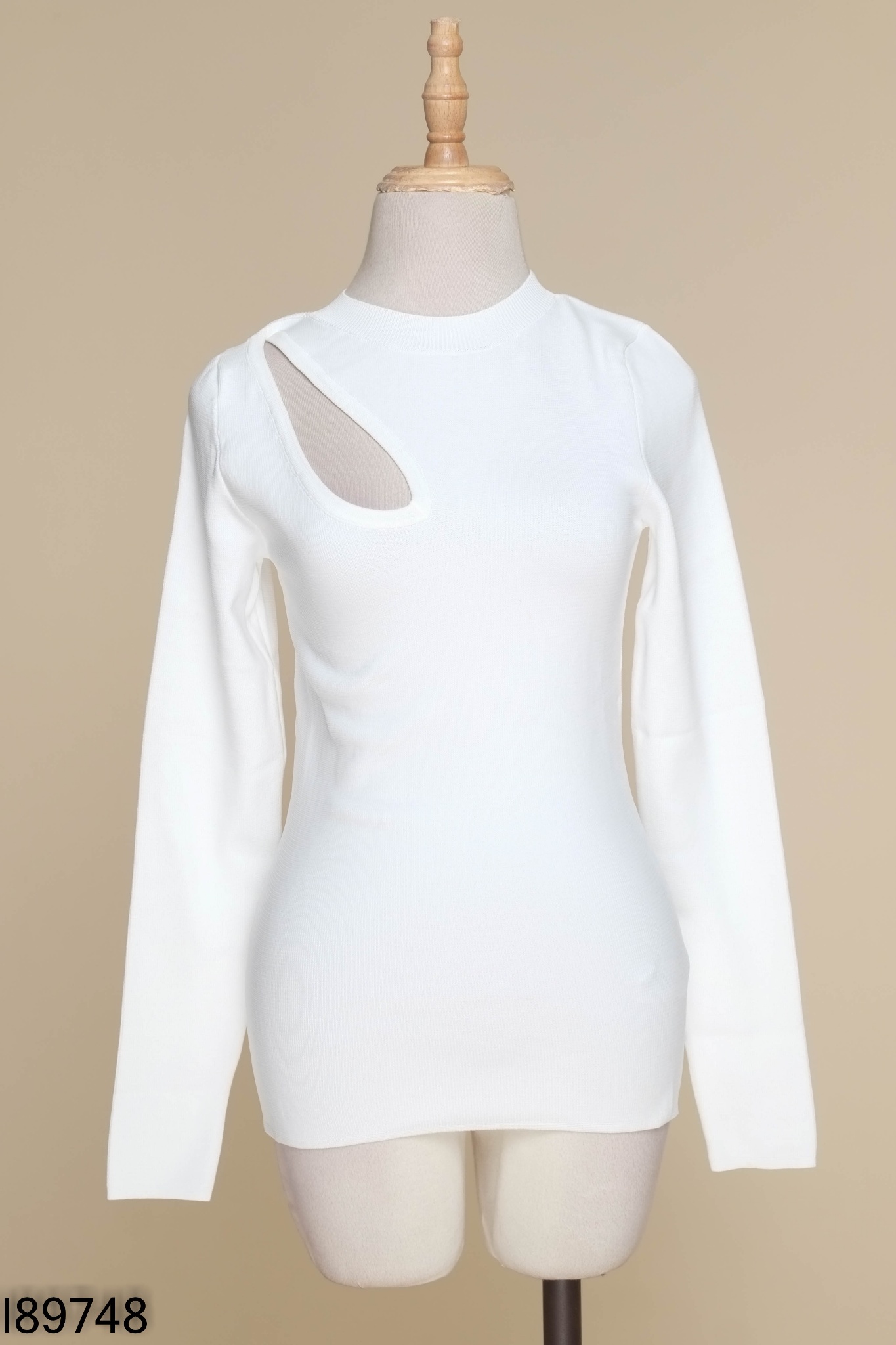 Áo len trắng mỏng cut out DOROTHY PERKINS