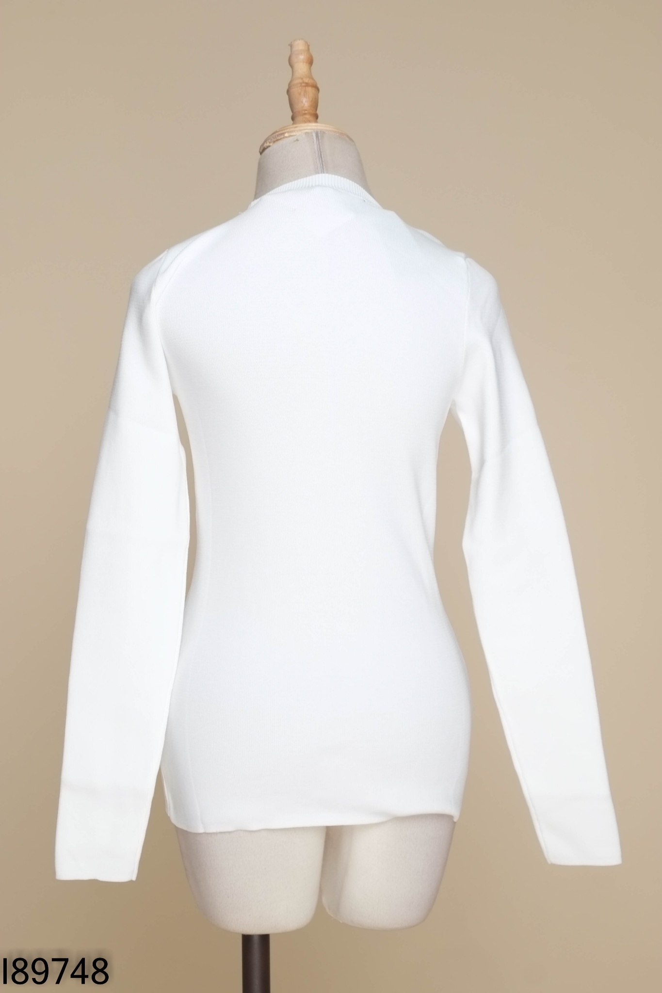 Áo len trắng mỏng cut out DOROTHY PERKINS