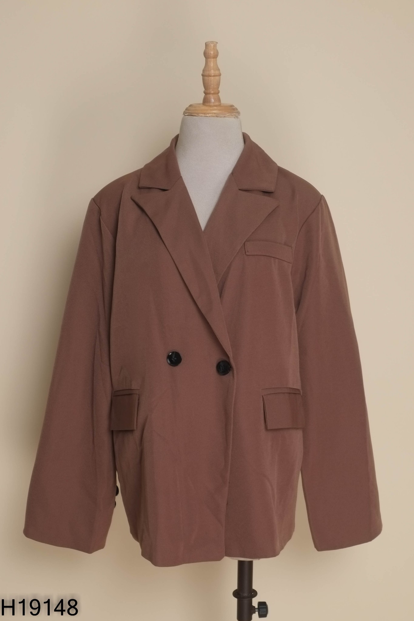 Áo blazers nâu cúc đen