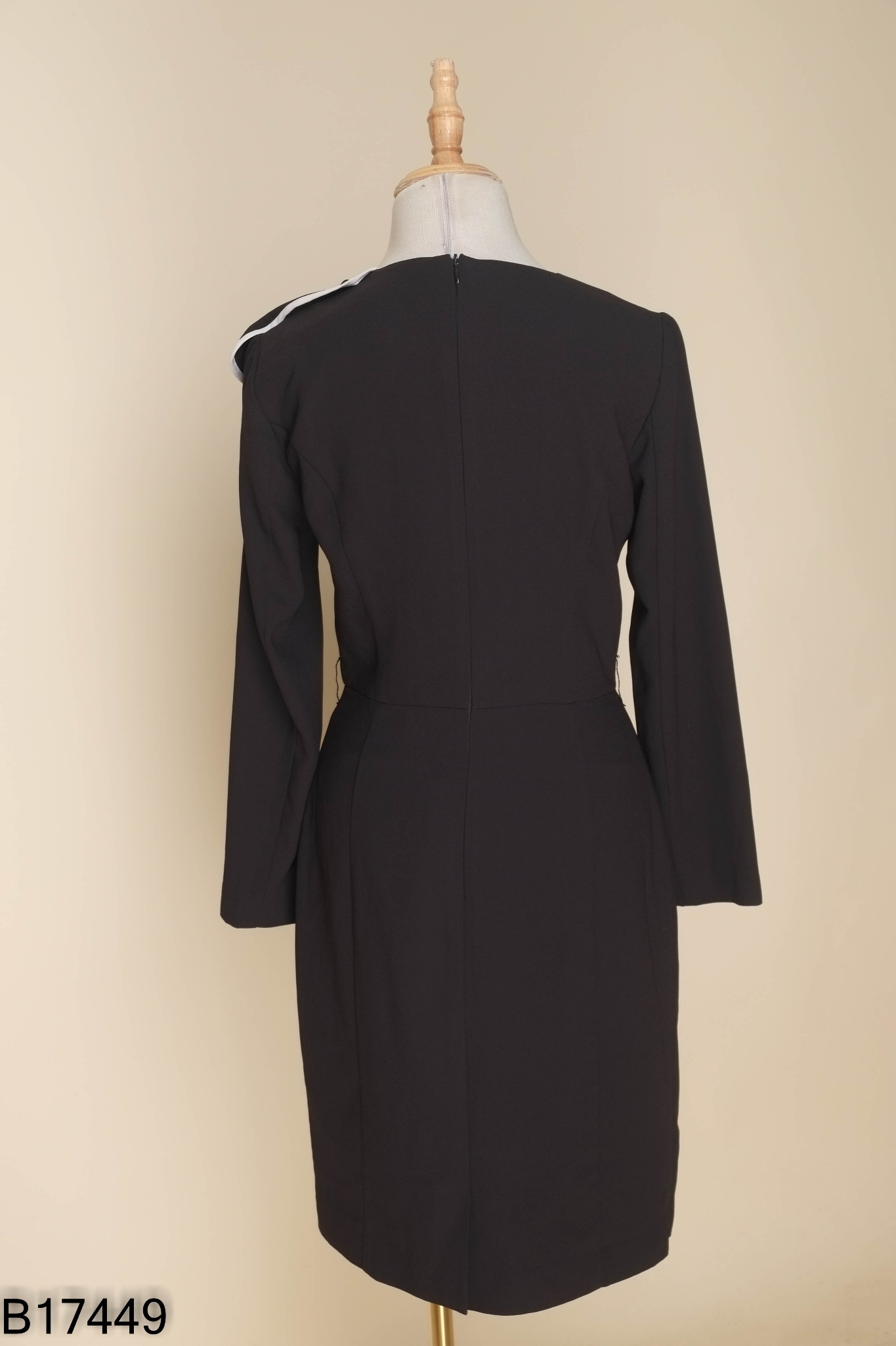 Váy đen IVY MODA phối vạt trắng
