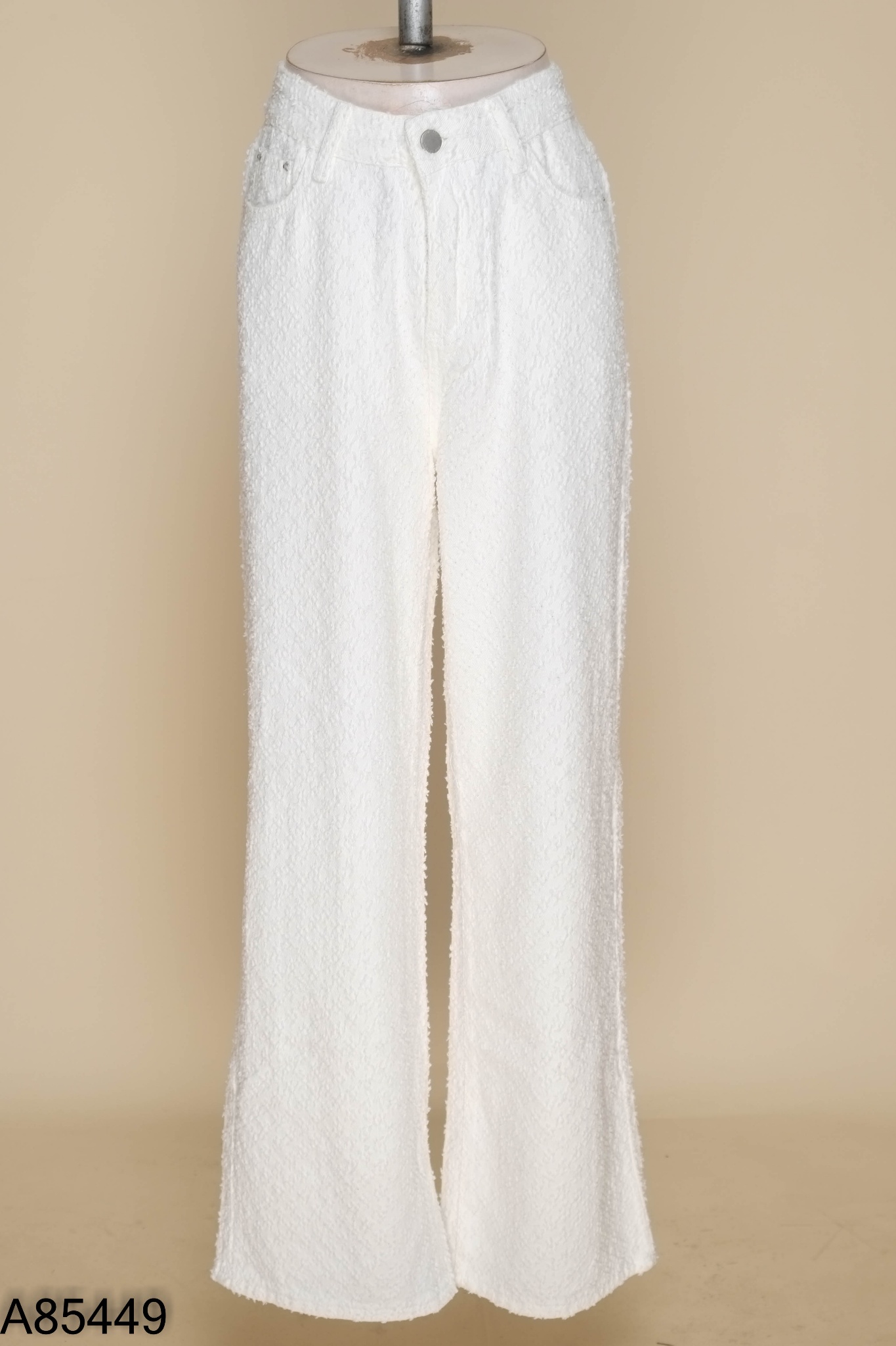 Quần jeans suông trắng