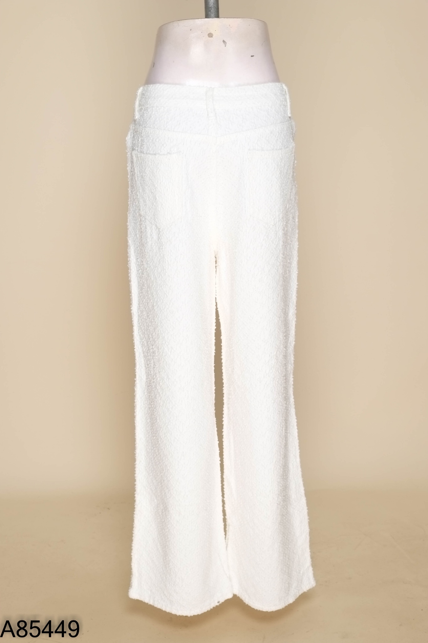 Quần jeans suông trắng