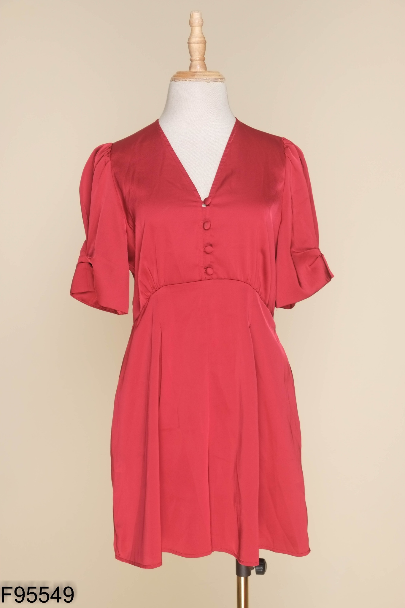 Váy ADORE DRESS đỏ cổ tim