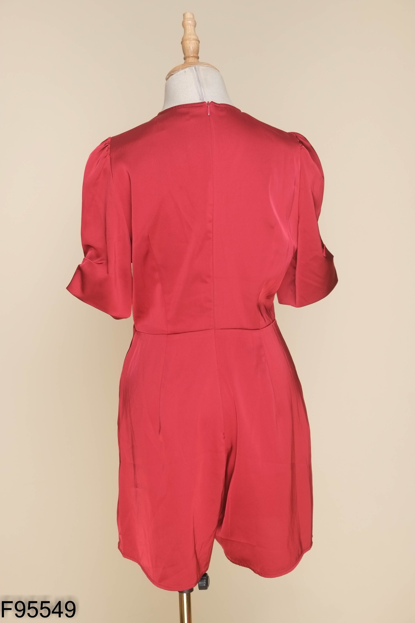 Váy ADORE DRESS đỏ cổ tim