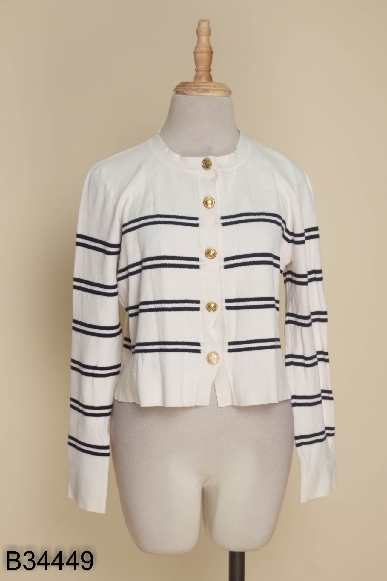 Áo cardigans kem kẻ đen