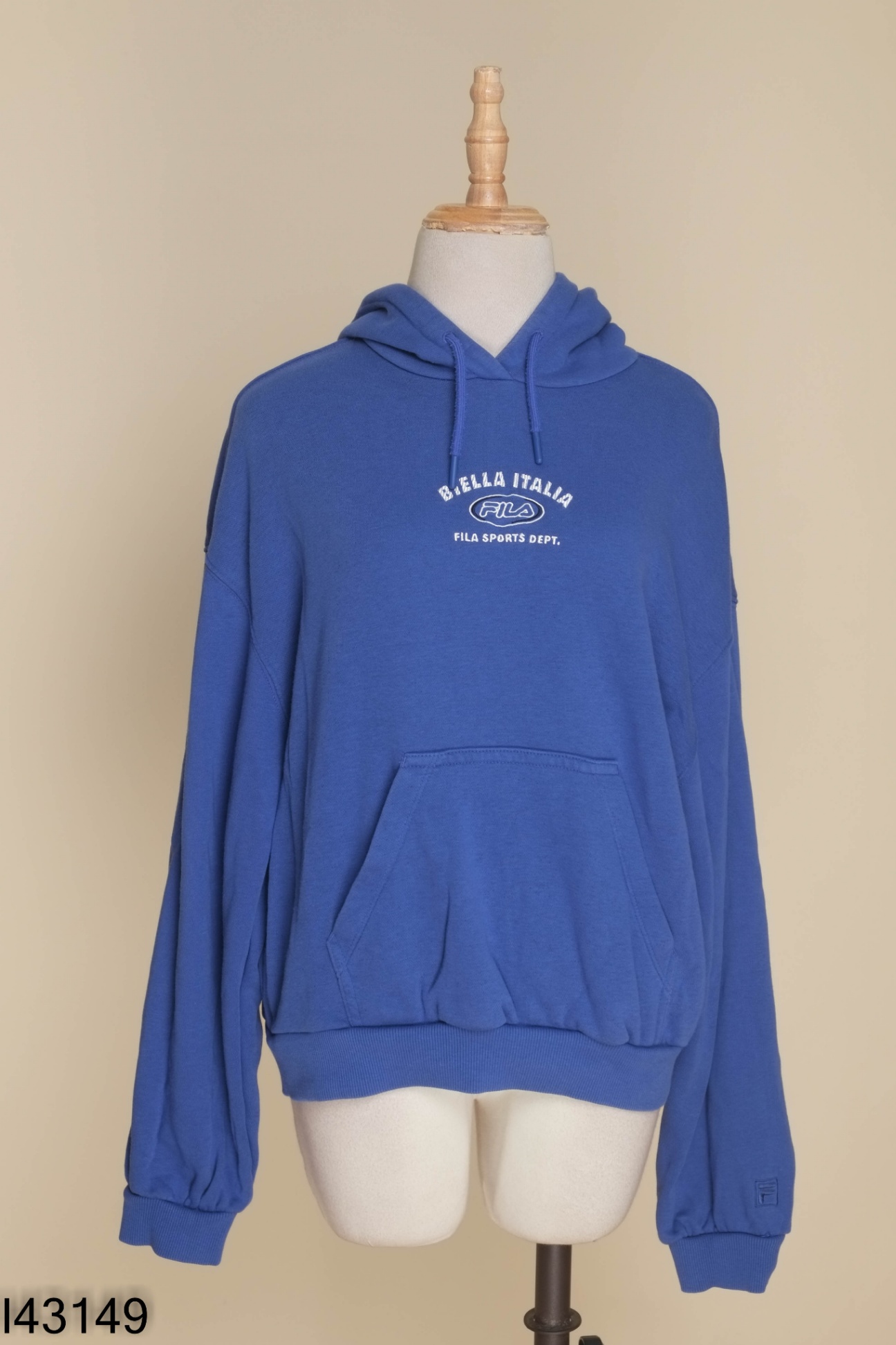 Áo hoodie xanh thêu chữ