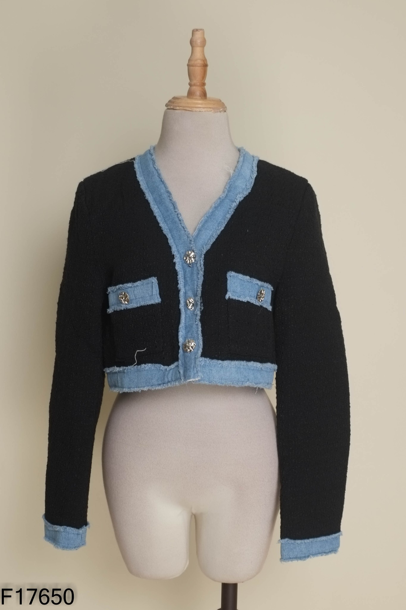 Áo khoác dạ đen viền jeans xanh