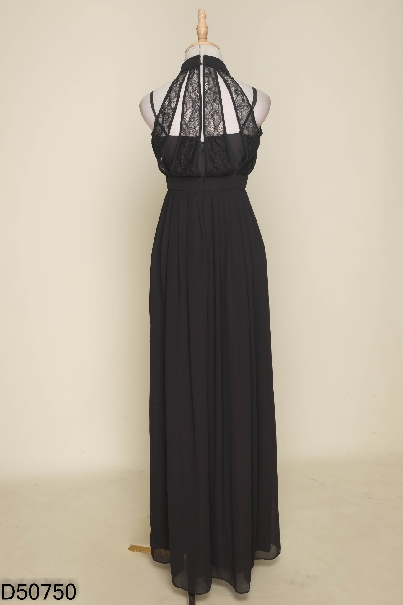 Váy BCBG đen phối ren