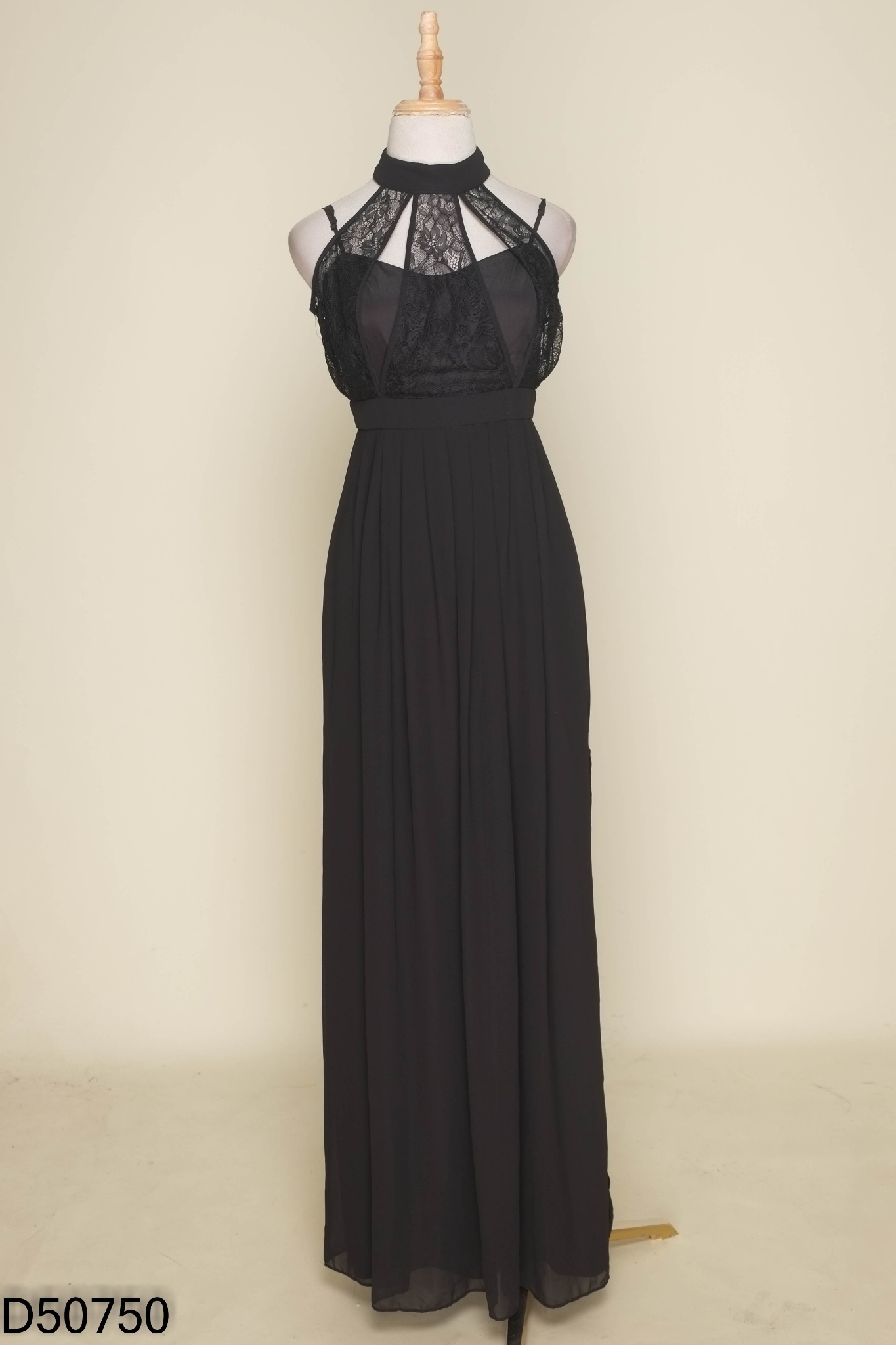 Váy BCBG đen phối ren