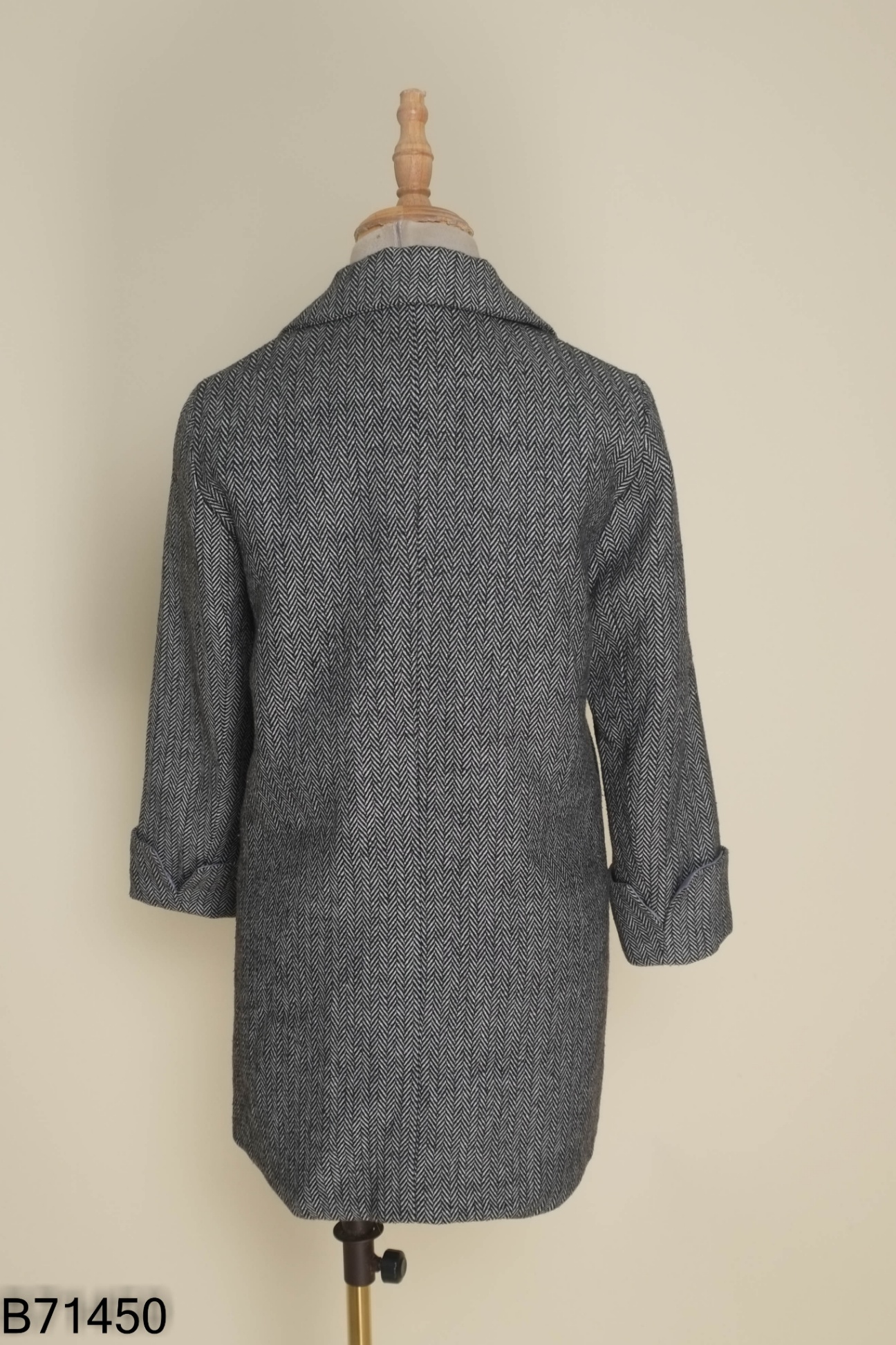Áo khoác vest kẻ đen trắng