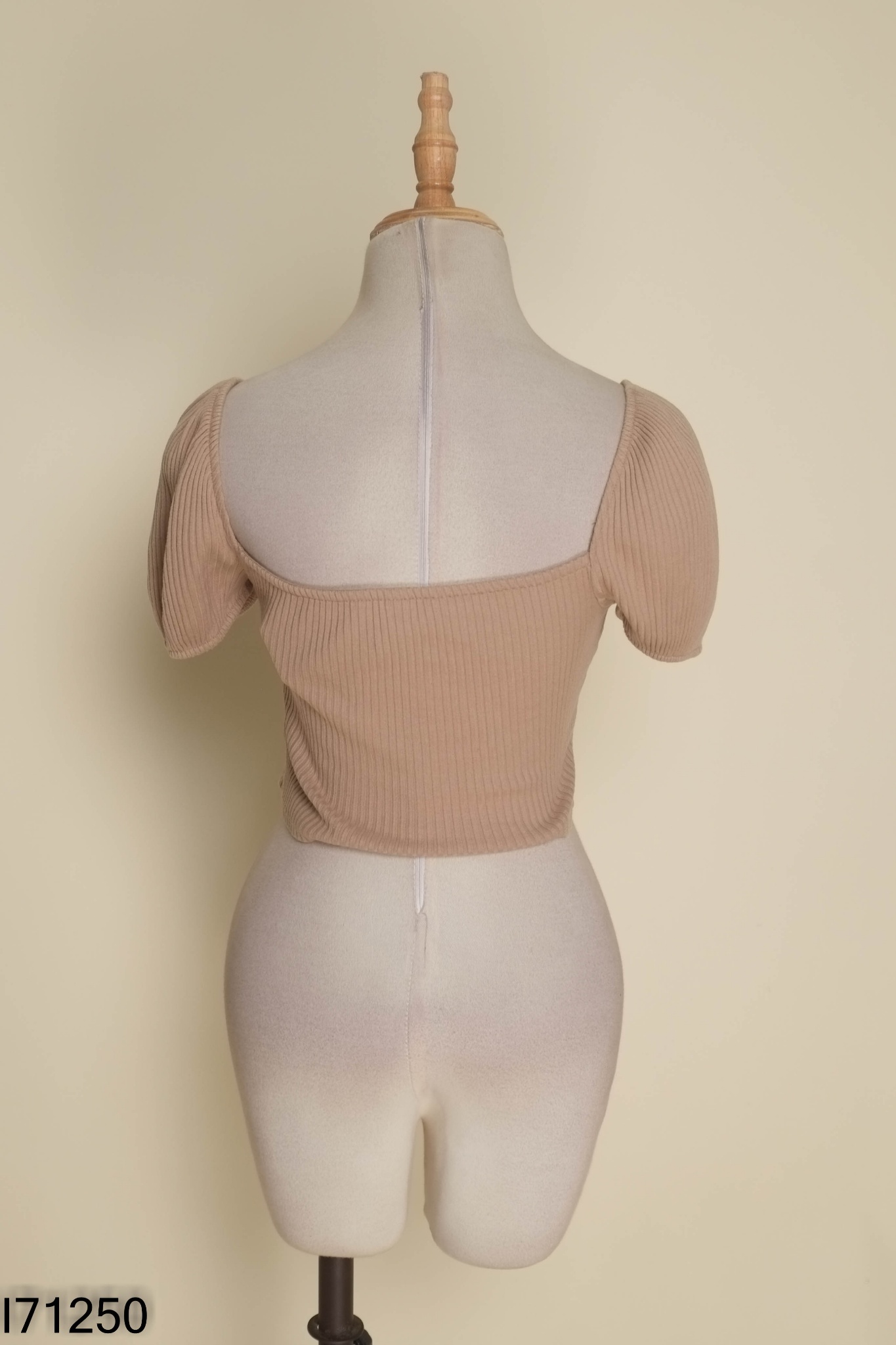 Áo croptop HM be