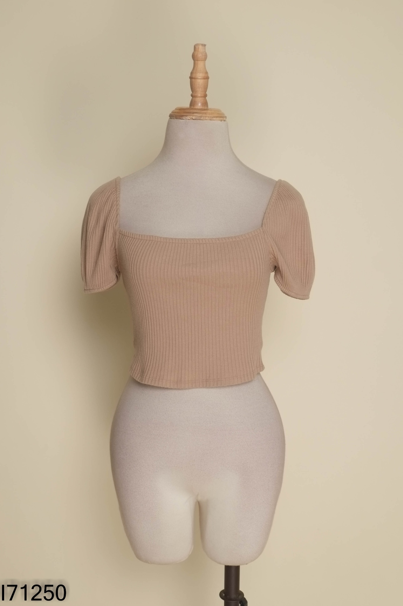 Áo croptop HM be