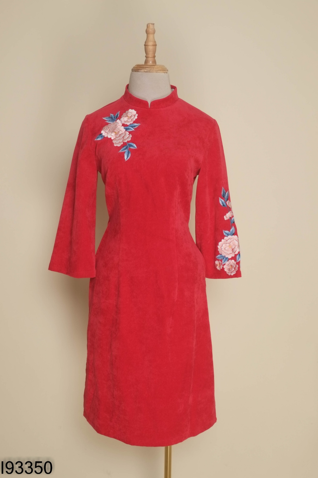 Áo dài TIIN đỏ hồng thêu hoa