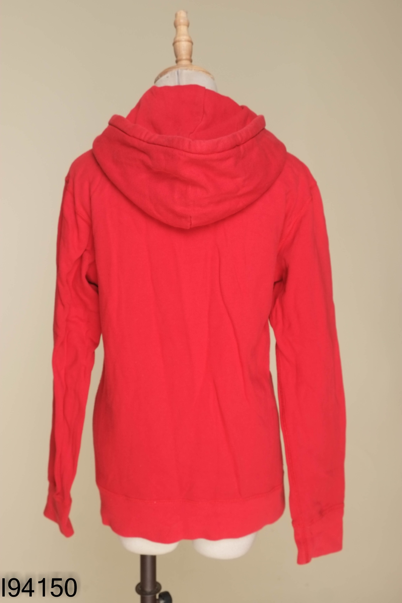 Áo nỉ UNIQLO đỏ có mũ