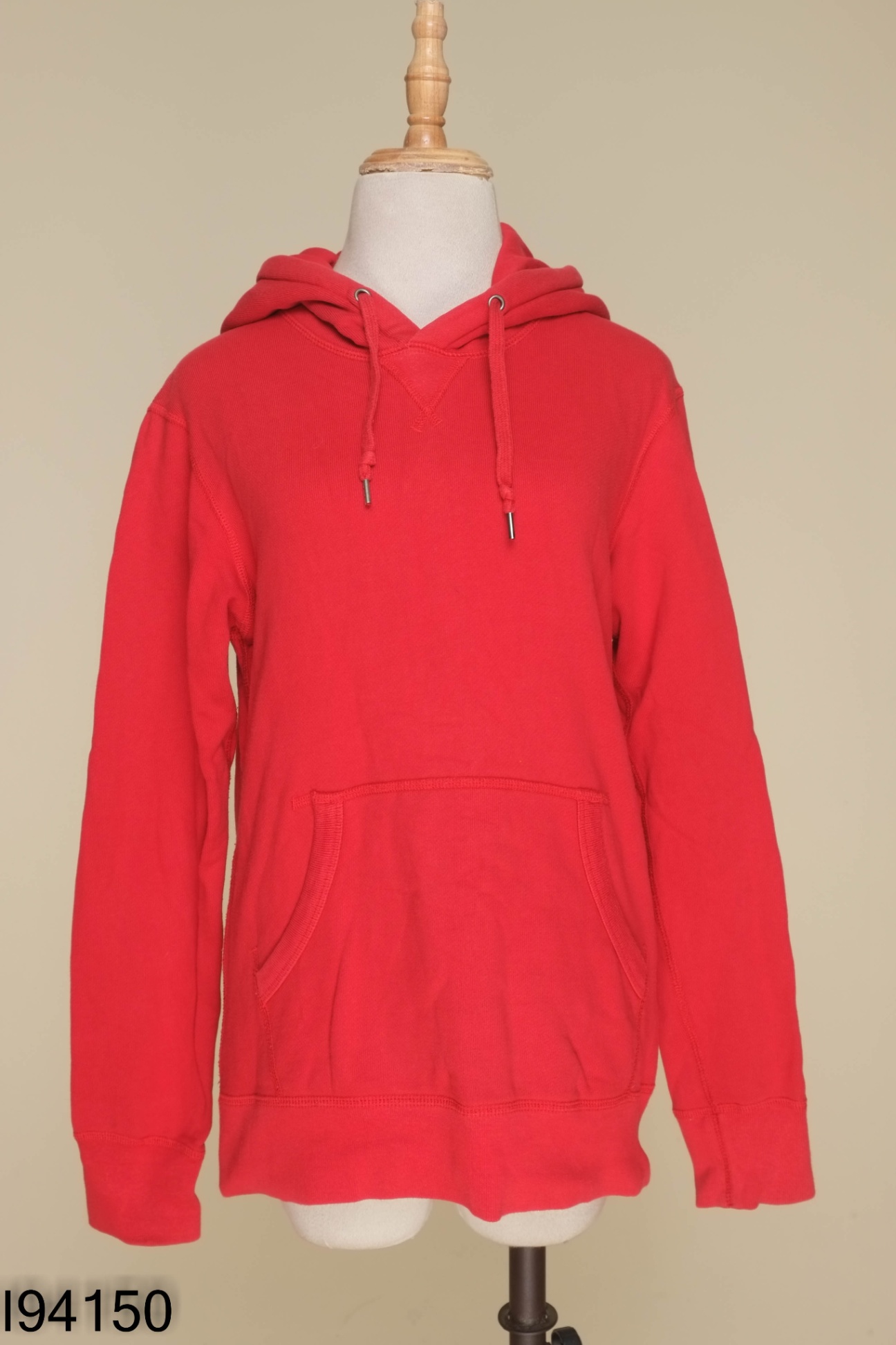 Áo nỉ UNIQLO đỏ có mũ